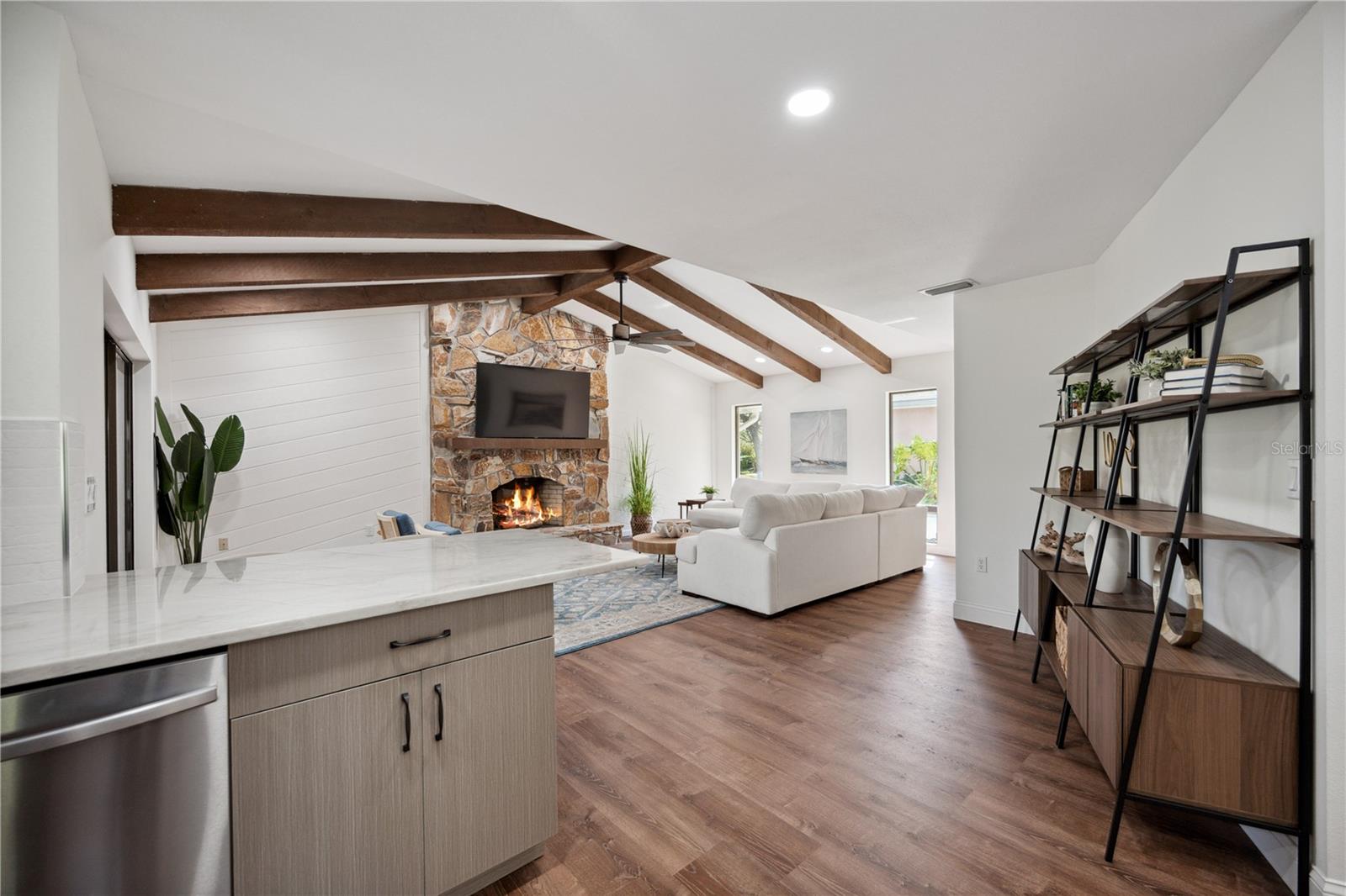 SOUTHBAY YACHT & RACQUET CLUB - Residential Lease