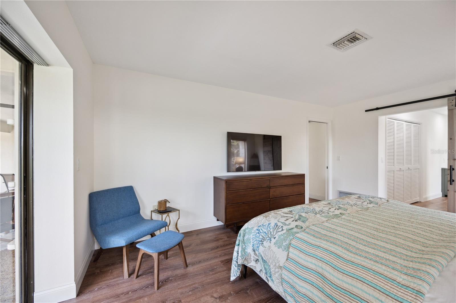 SOUTHBAY YACHT & RACQUET CLUB - Residential Lease
