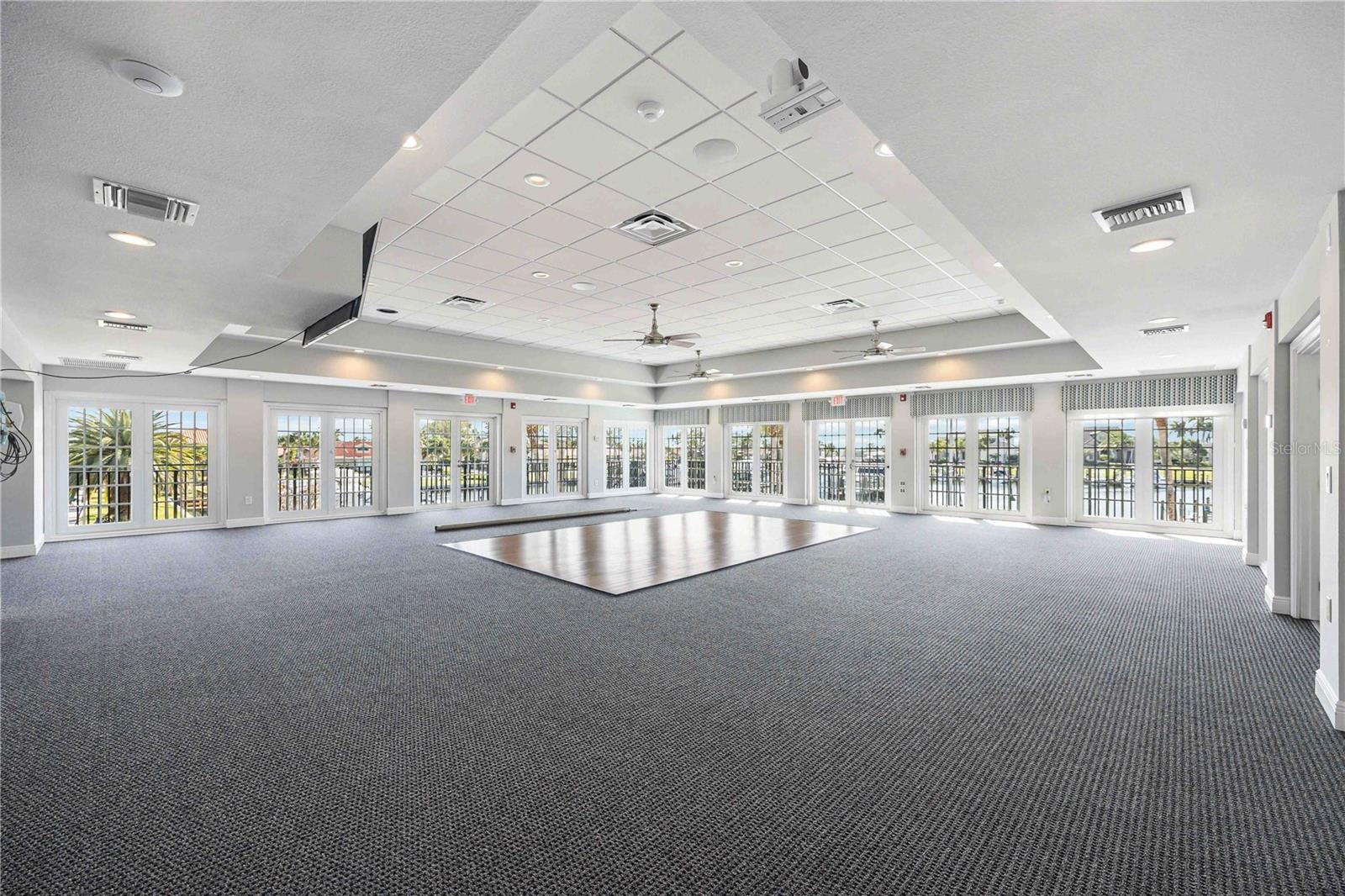 SOUTHBAY YACHT & RACQUET CLUB - Residential Lease
