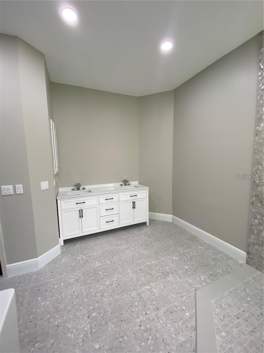 TUSCANA - Residential Lease