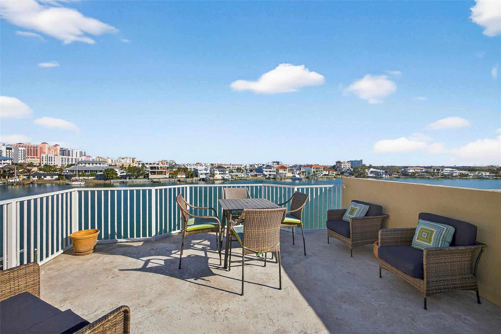 MOORINGS TWNHMS - Residential