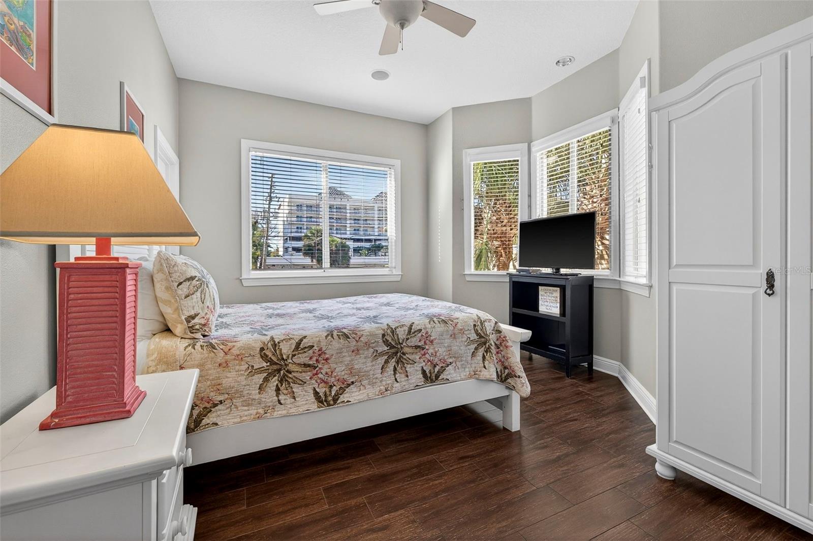 MOORINGS TWNHMS - Residential