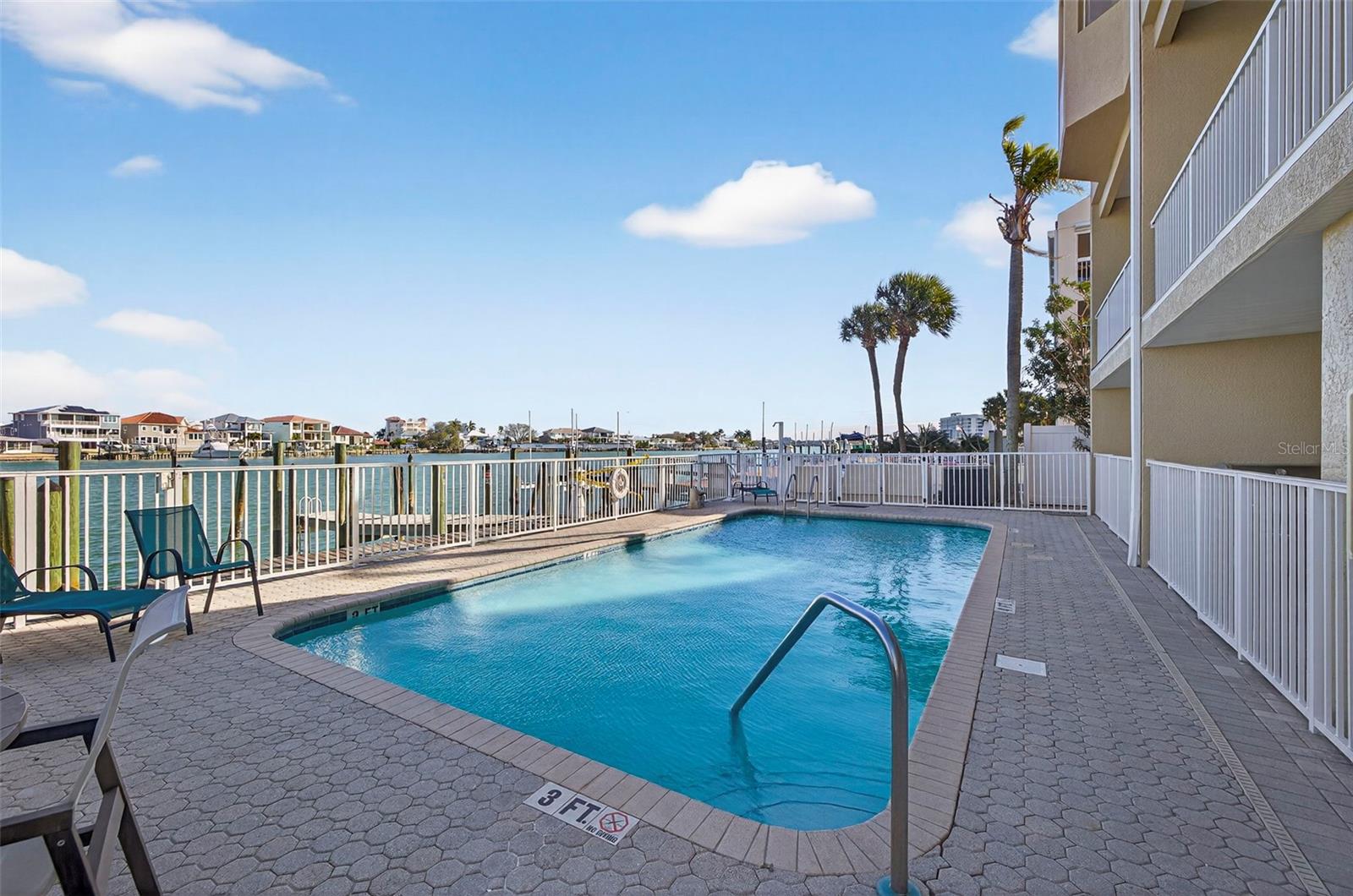 MOORINGS TWNHMS - Residential