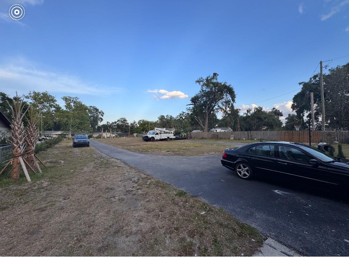 620 LITHIA PINECREST ROAD