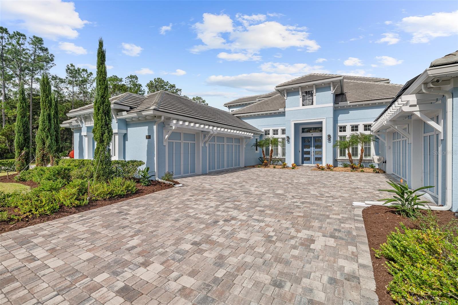 998 DOWNSHIRE LANE