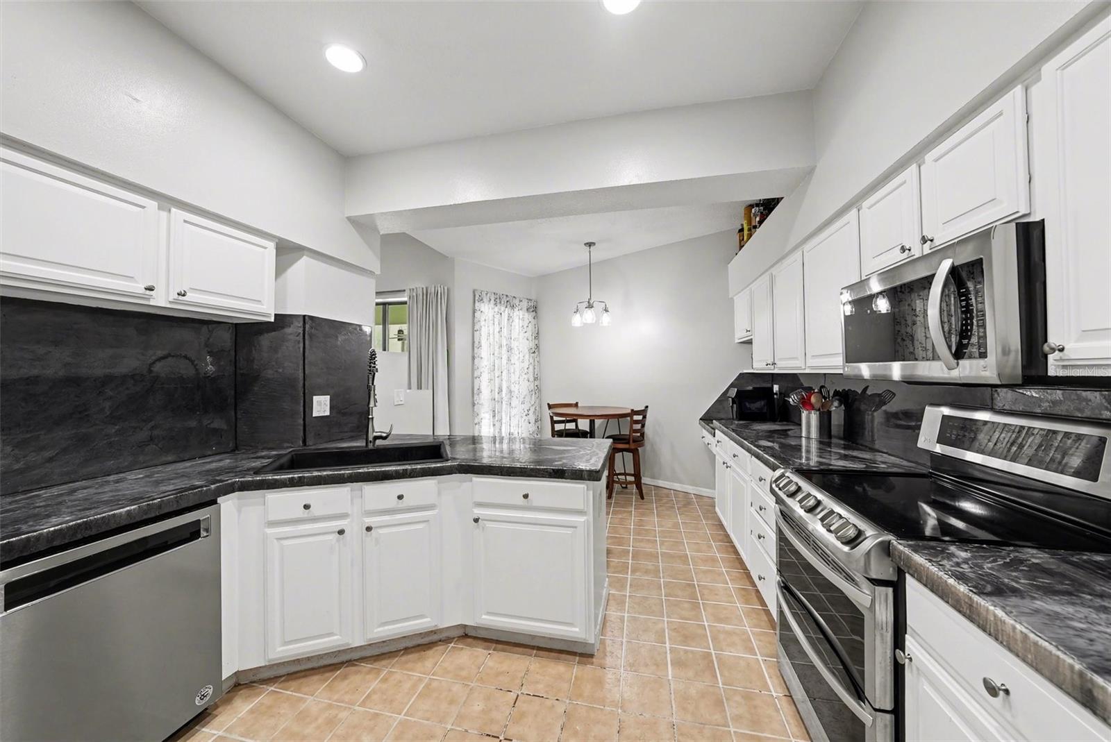 CROSS CREEK UNIT 1 - Residential