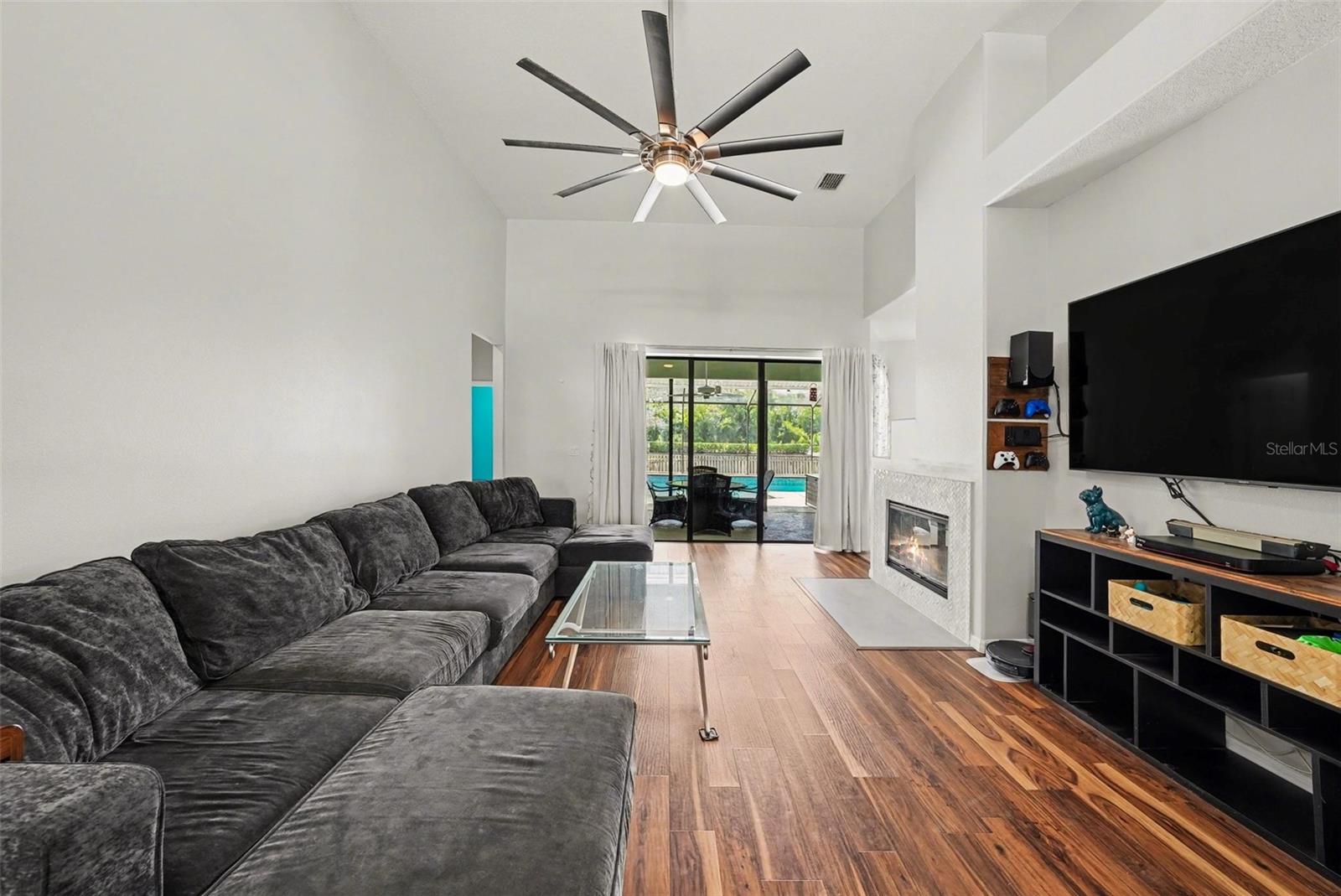 CROSS CREEK UNIT 1 - Residential