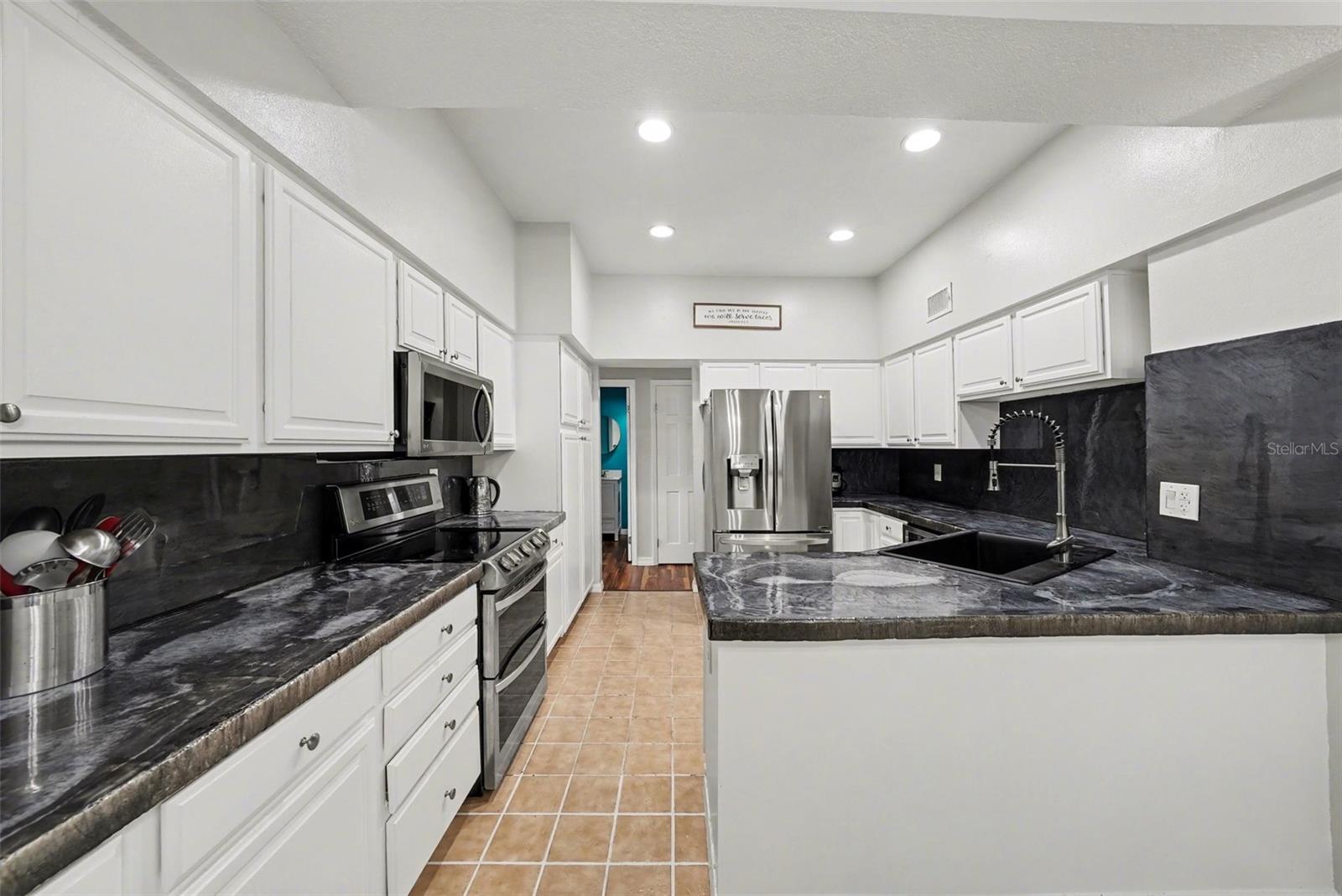 CROSS CREEK UNIT 1 - Residential