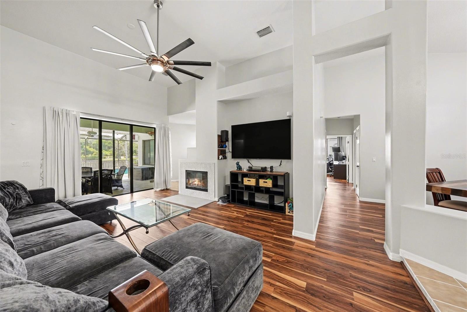 CROSS CREEK UNIT 1 - Residential