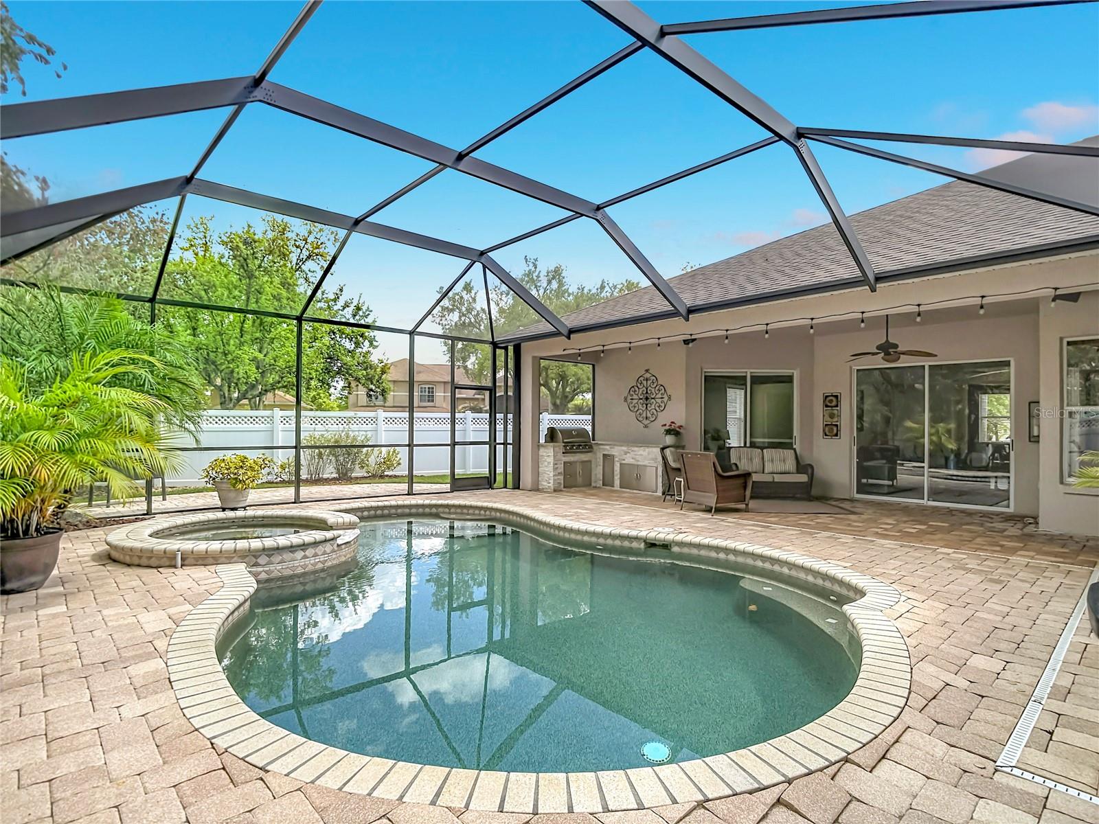 TAMPA PALMS AREA 4 PRCL 21 R - Residential