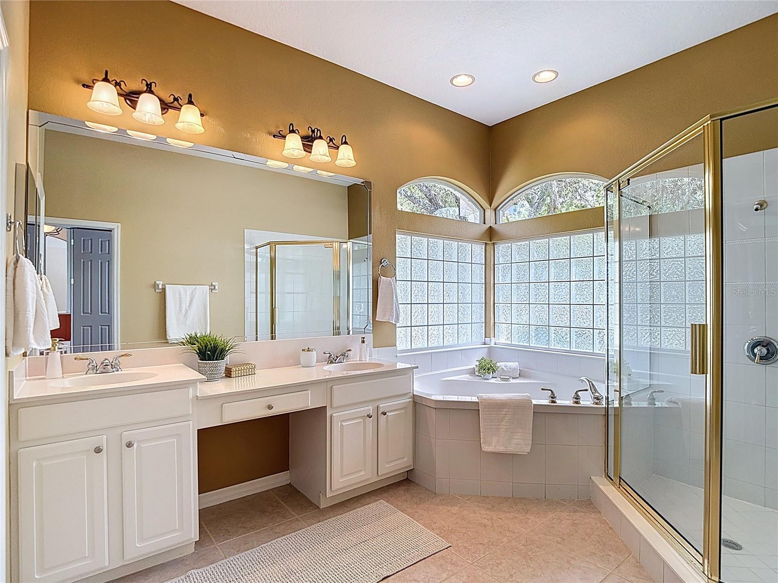 TAMPA PALMS AREA 4 PRCL 21 R - Residential