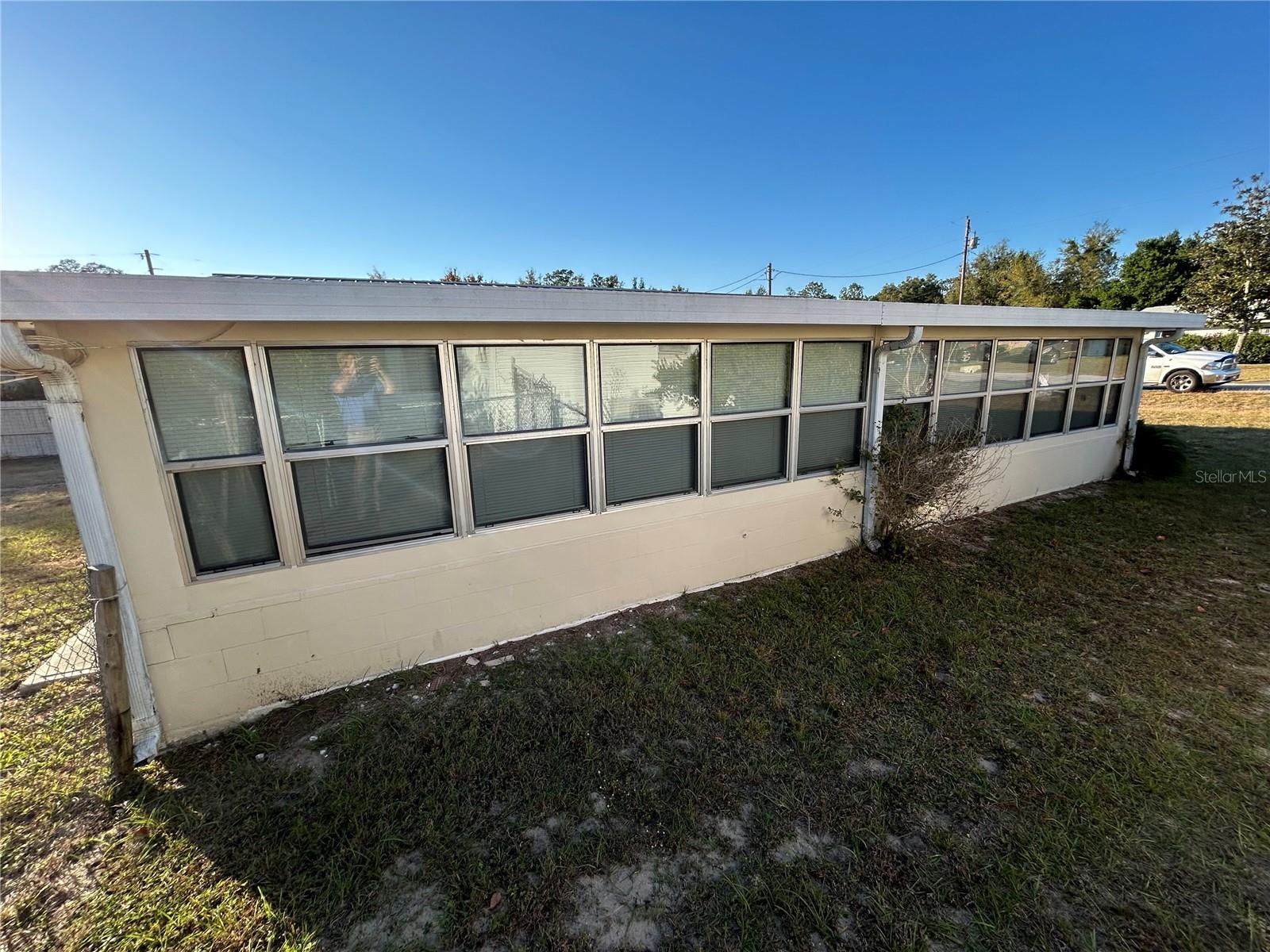 RAINBOW LAKES ESTATES - Residential Lease