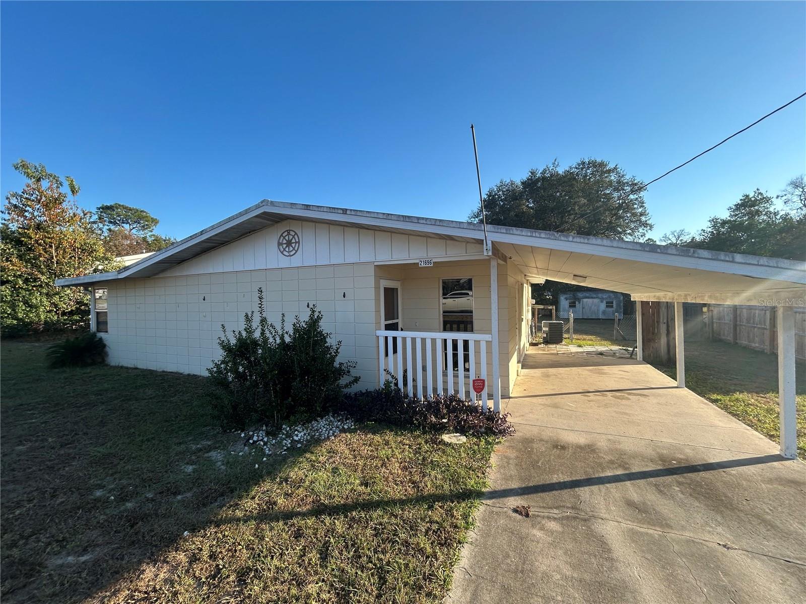 RAINBOW LAKES ESTATES - Residential Lease