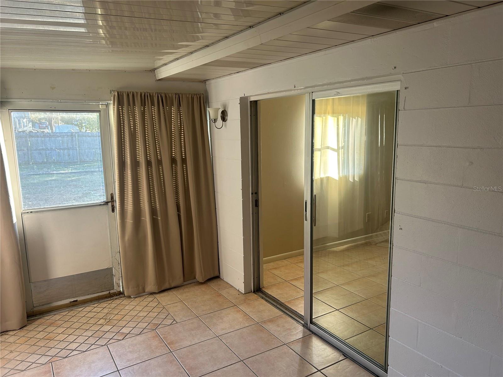 RAINBOW LAKES ESTATES - Residential Lease