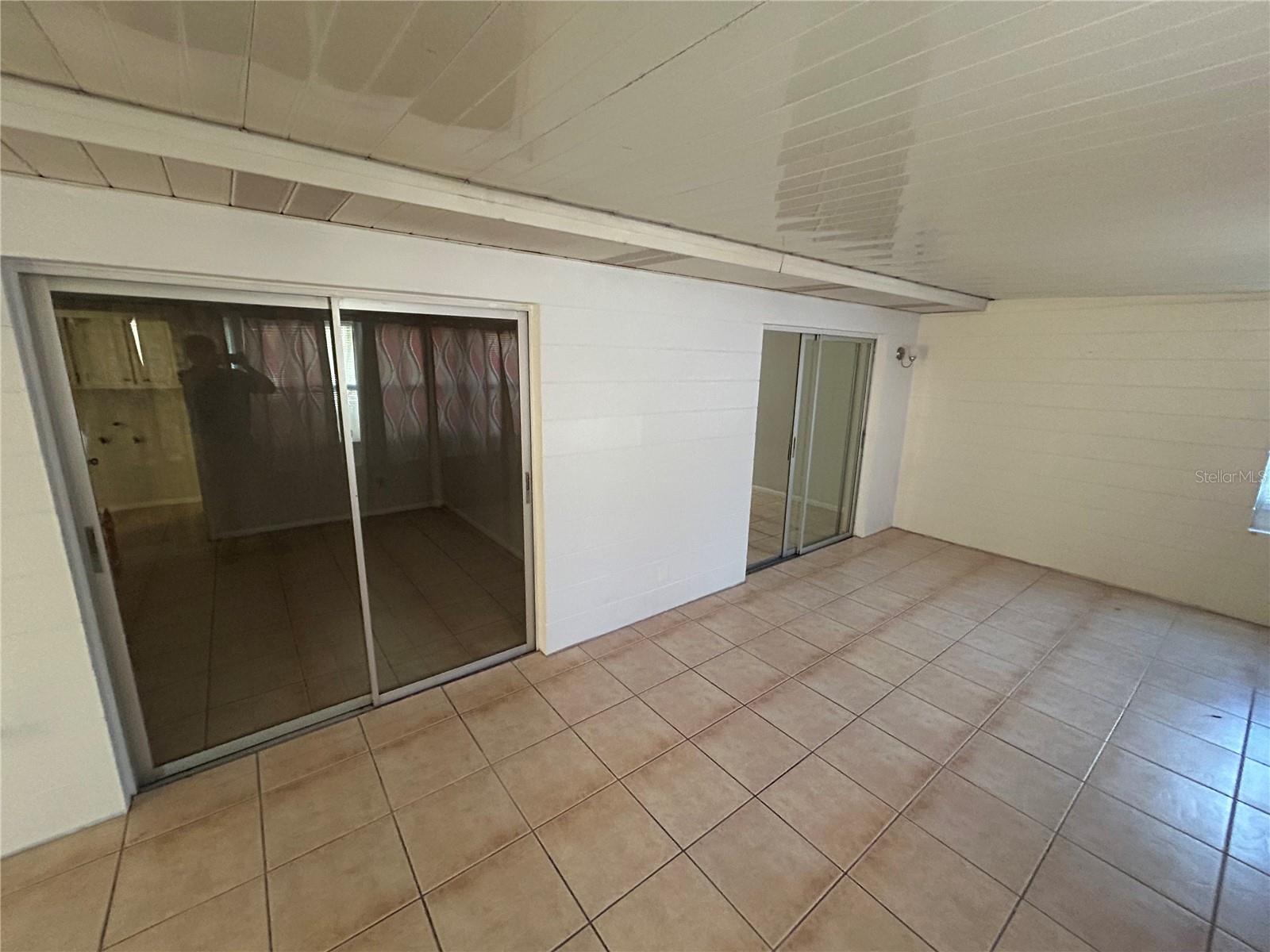 RAINBOW LAKES ESTATES - Residential Lease