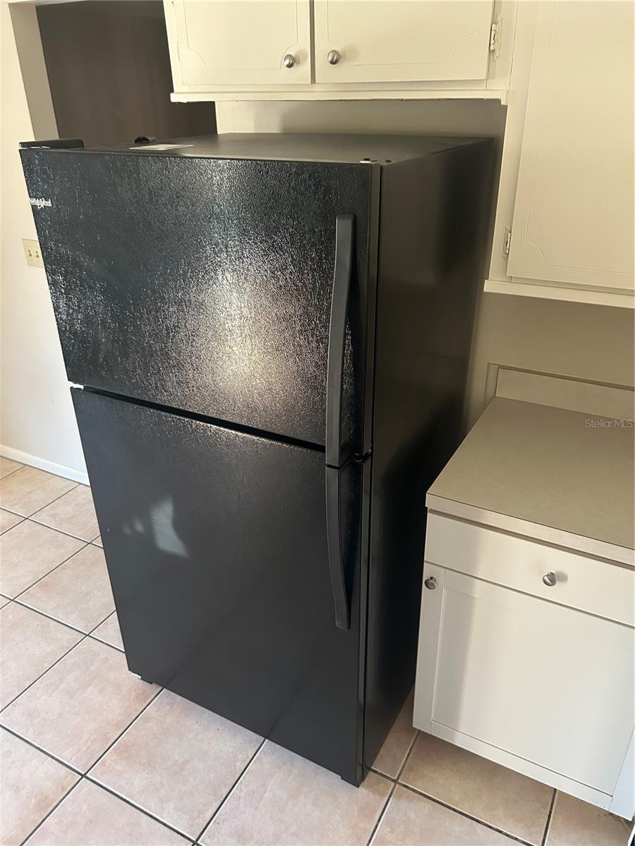 RAINBOW LAKES ESTATES - Residential Lease