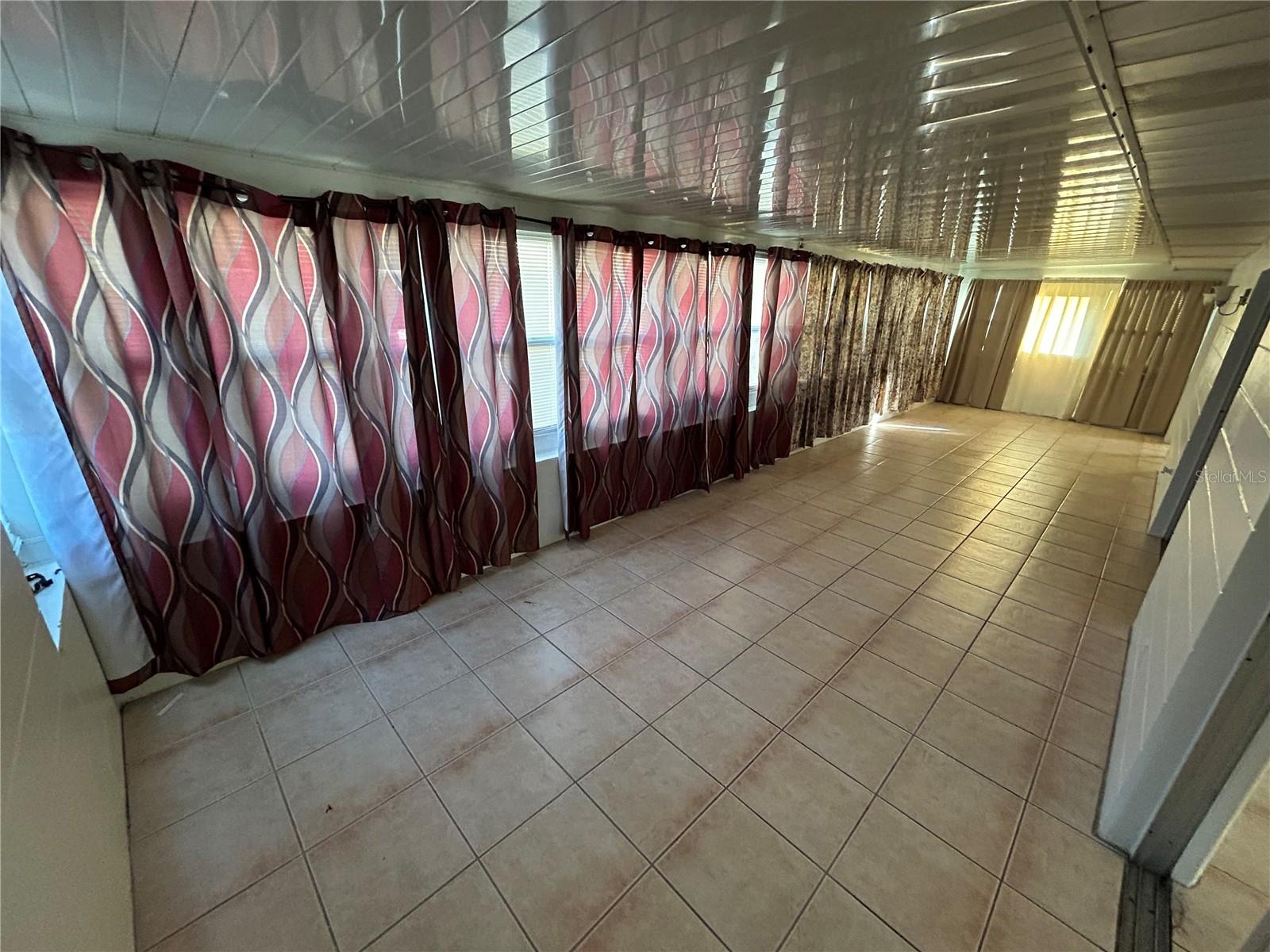 RAINBOW LAKES ESTATES - Residential Lease