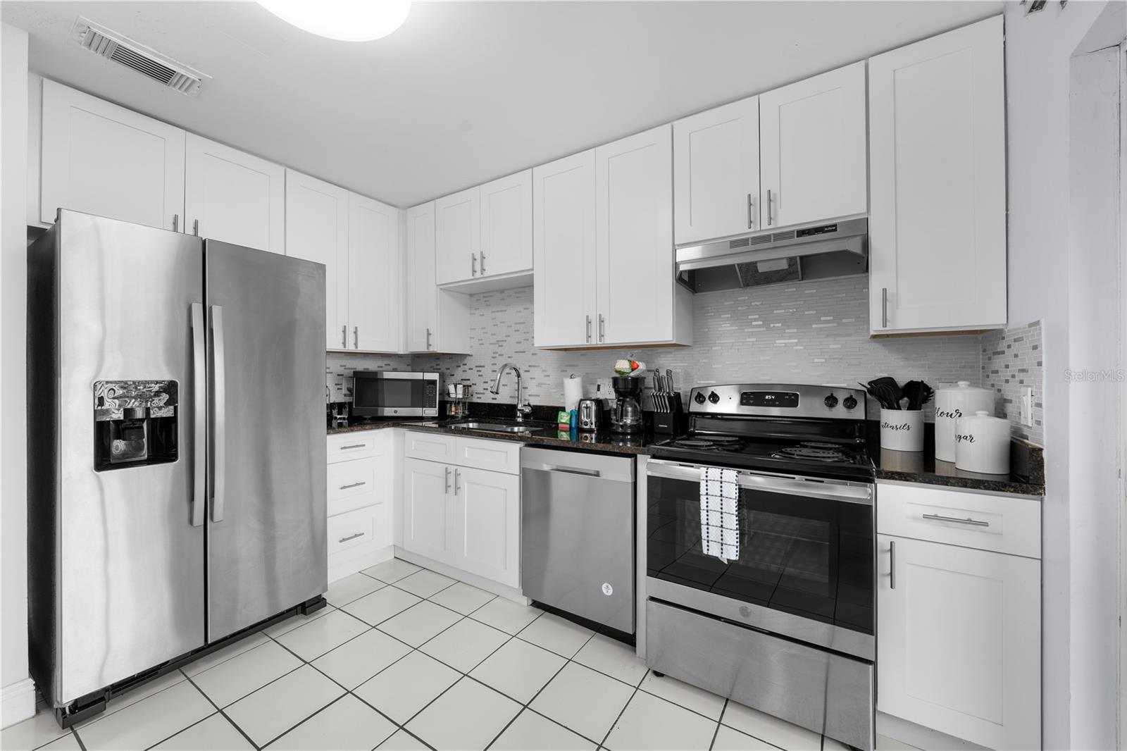 INDIAN WELLS UNIT 6 - Residential