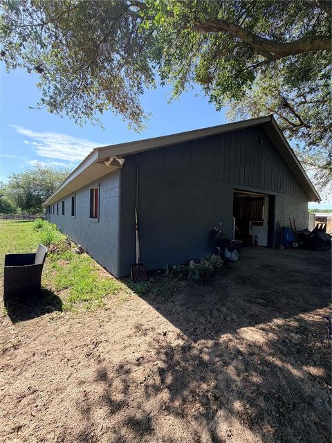 Tiny photo for 311 NW 106th Avenue, Ocala, FL 34482 (MLS # OM723339)