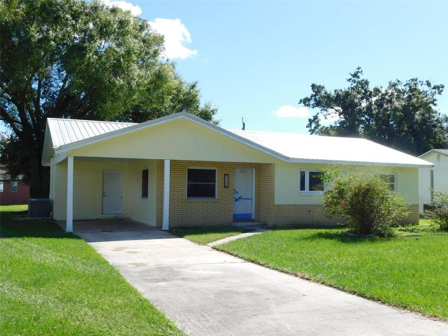 REMODELED CBS 3 BEDROOM 1.5 BATHS HOME IN CITY LIMITS. NEW SHINGLE ROOF, NEW PAINT, NEW FLOORING AND BASEBOARDS, NEW SHELFING IN THE CLOSETS, NEW FANS & LIGHT FIXTURES. HOME HAS MANY THINGS THAT YOU NEED, A SCREENED LANAI FOR ADDITIONAL AREA FOR ENTERTAINING; LAUNDRY ROOM RIGHT OFF THE KITCHEN WITH A NEW HWH; CARPORT WITH ENTRANCE INTO THE LAUNDRY ROOM; COVERED FRONT PORCH SO YOU AND YOUR GUEST ARE PROTECTED FROM OUR SUMMER RAINS; STORAGE BUILDING WITH WORKSHOP AND A SEPARATE AREA FOR A LAWN EQUIPMENT.