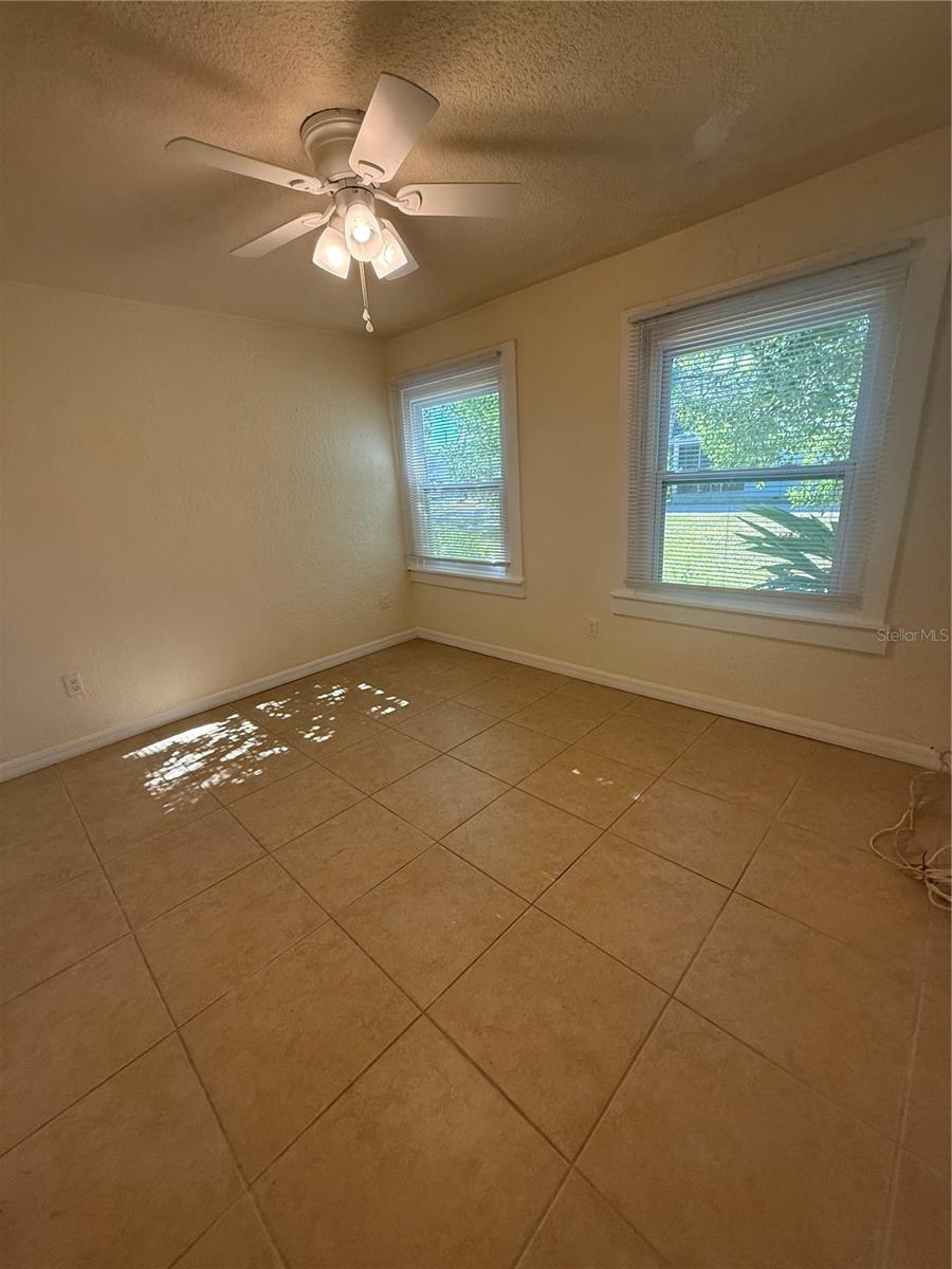 NORTH SHORE PARK - Residential Lease