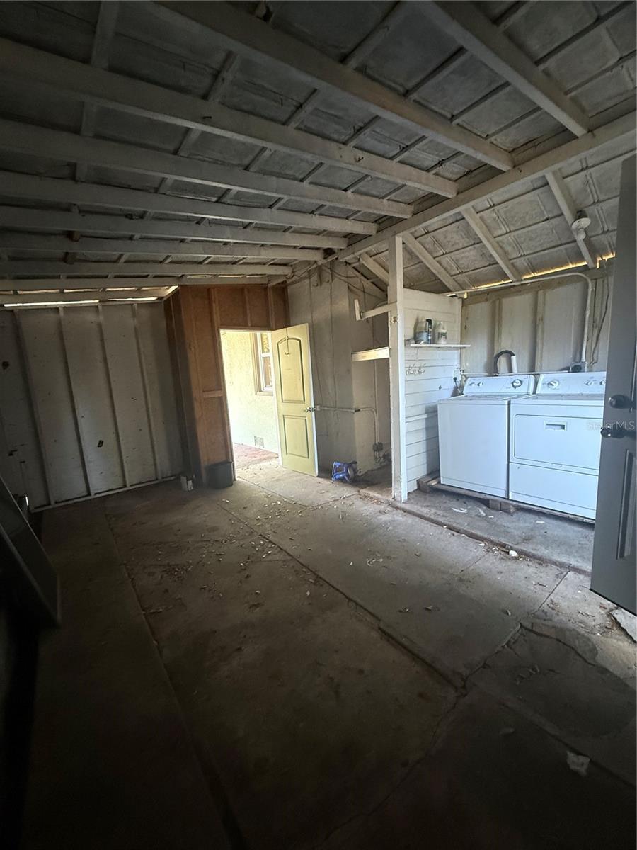 NORTH SHORE PARK - Residential Lease