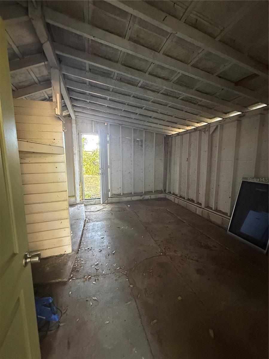 NORTH SHORE PARK - Residential Lease