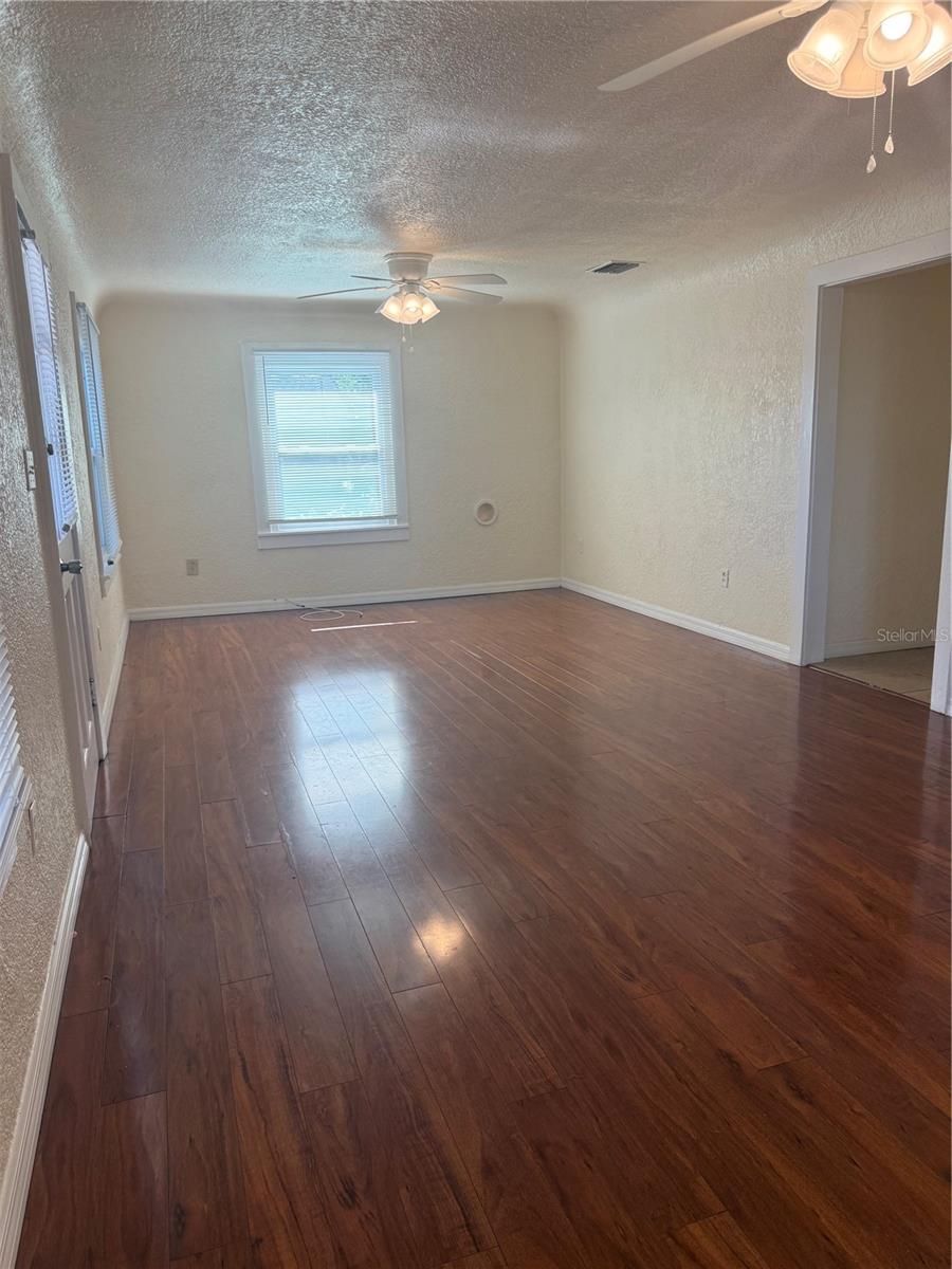 NORTH SHORE PARK - Residential Lease