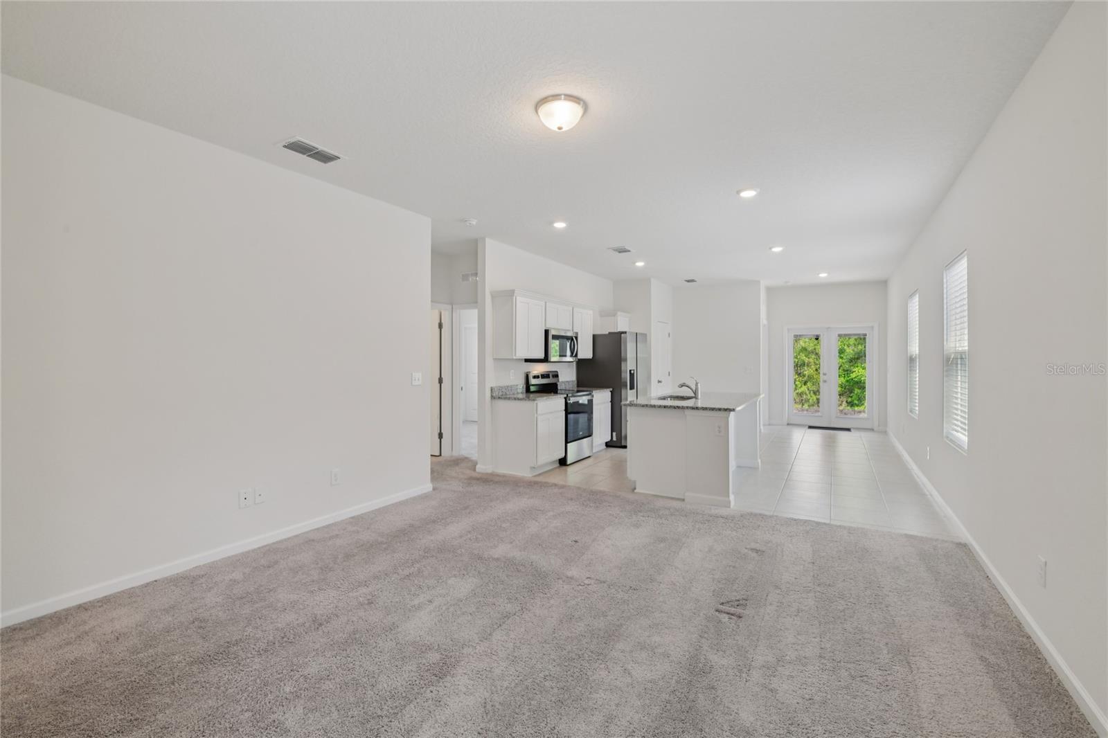 LINCOLN OAKS - Residential