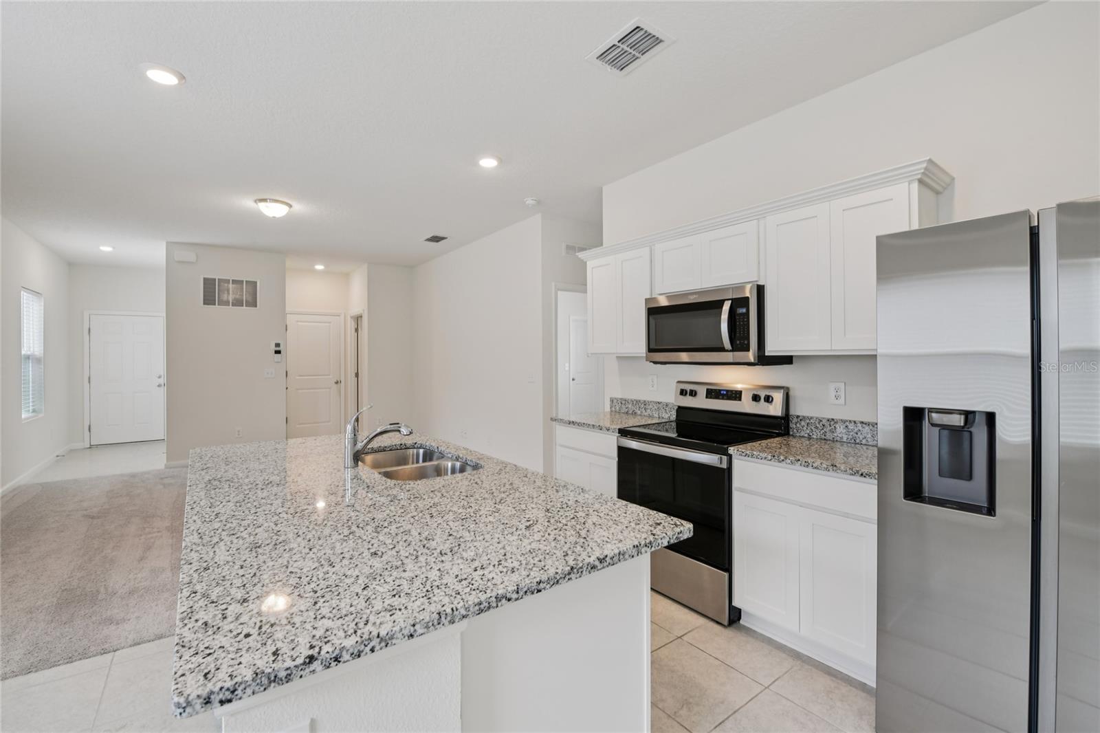 LINCOLN OAKS - Residential