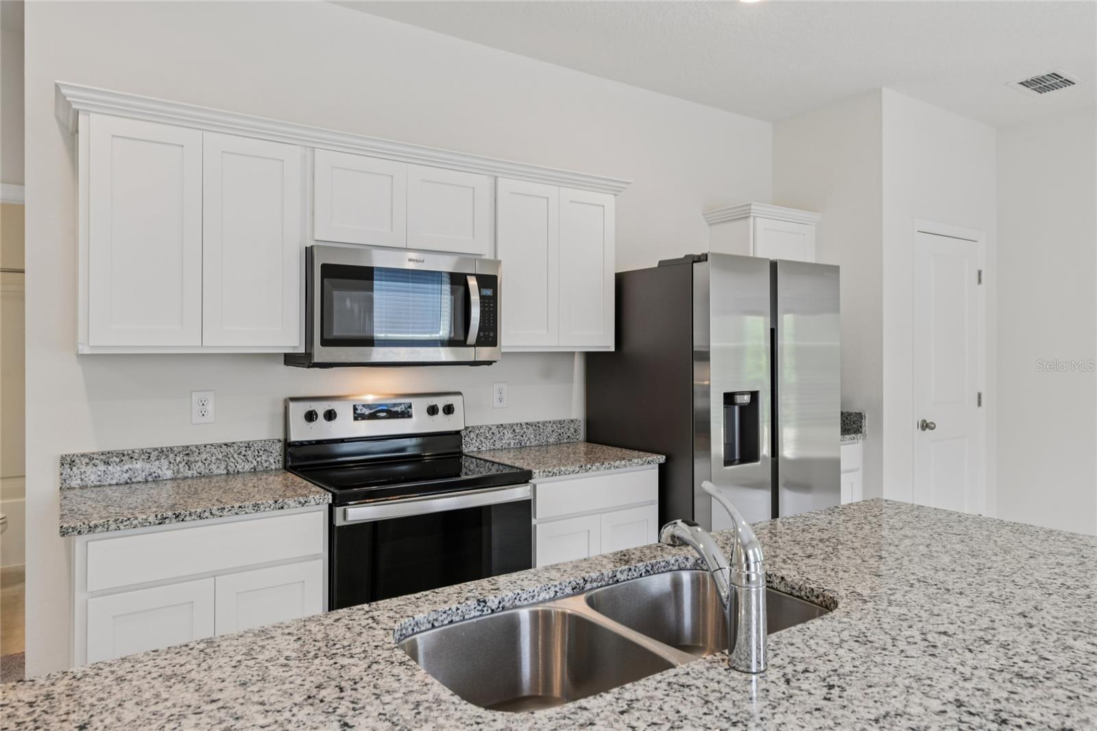 LINCOLN OAKS - Residential