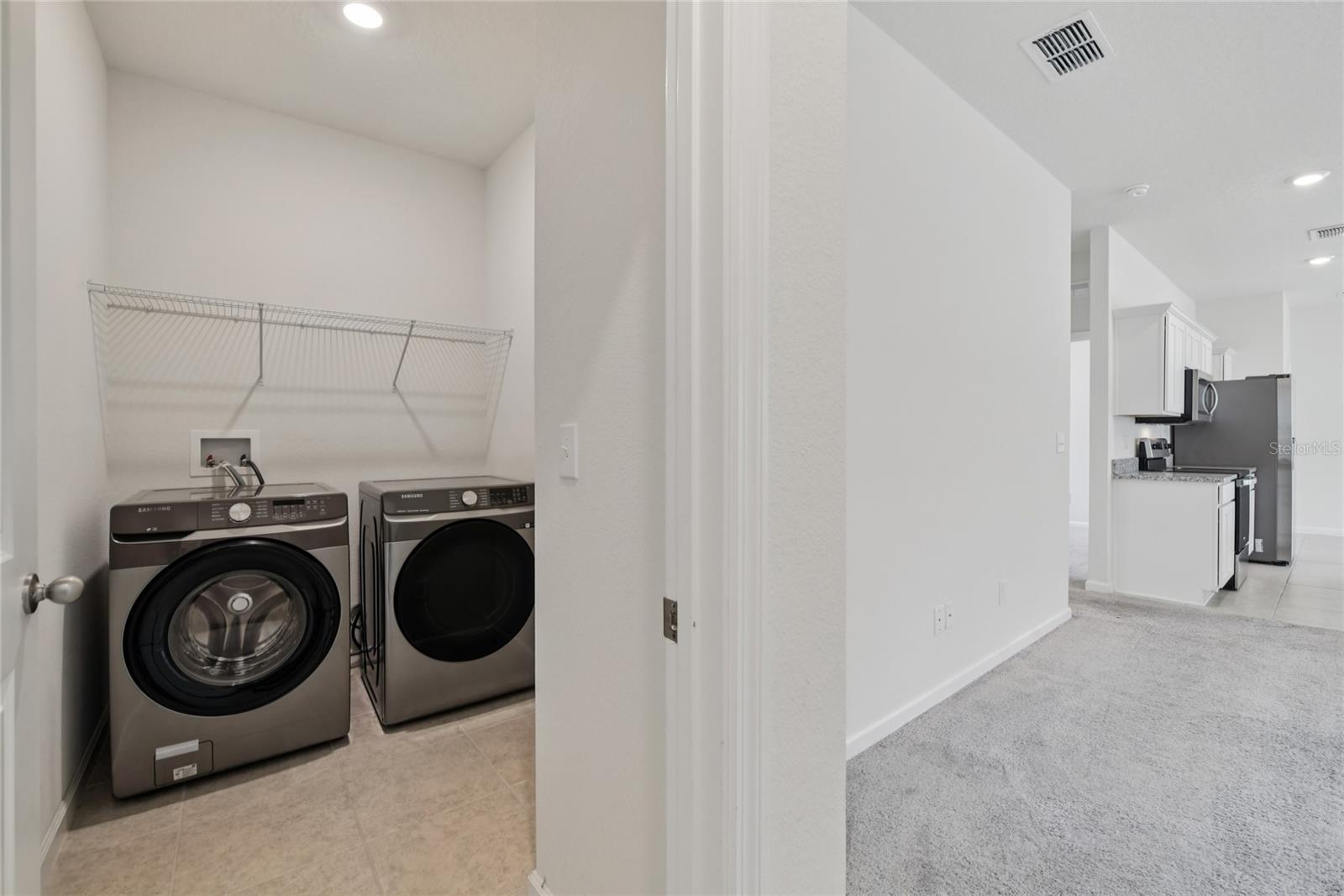 LINCOLN OAKS - Residential