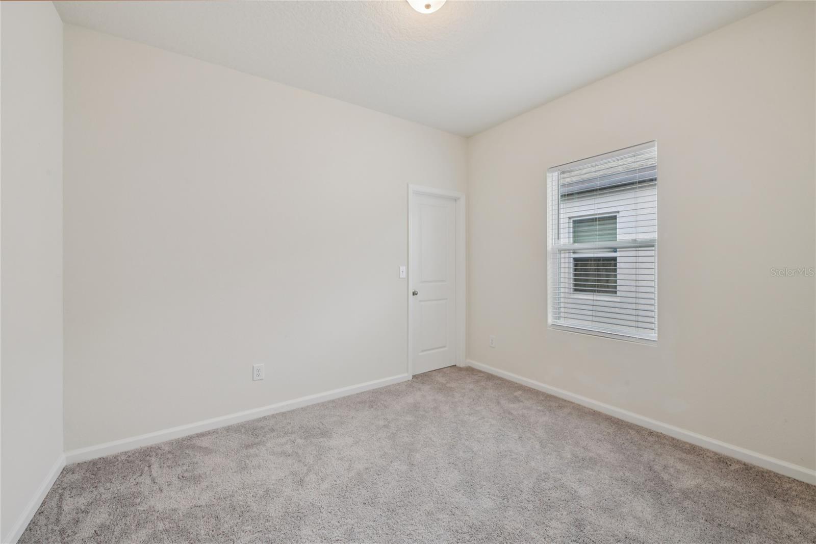 LINCOLN OAKS - Residential