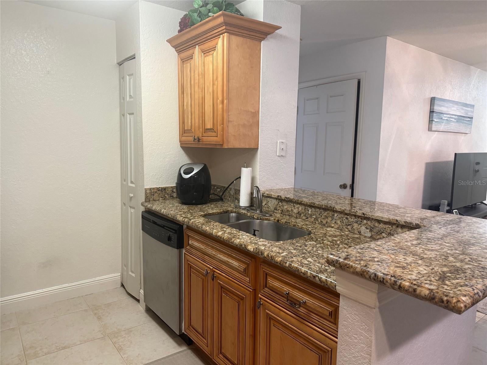 THE VILLAGE AT TOWNPARK OR2057/3888 - Residential Lease