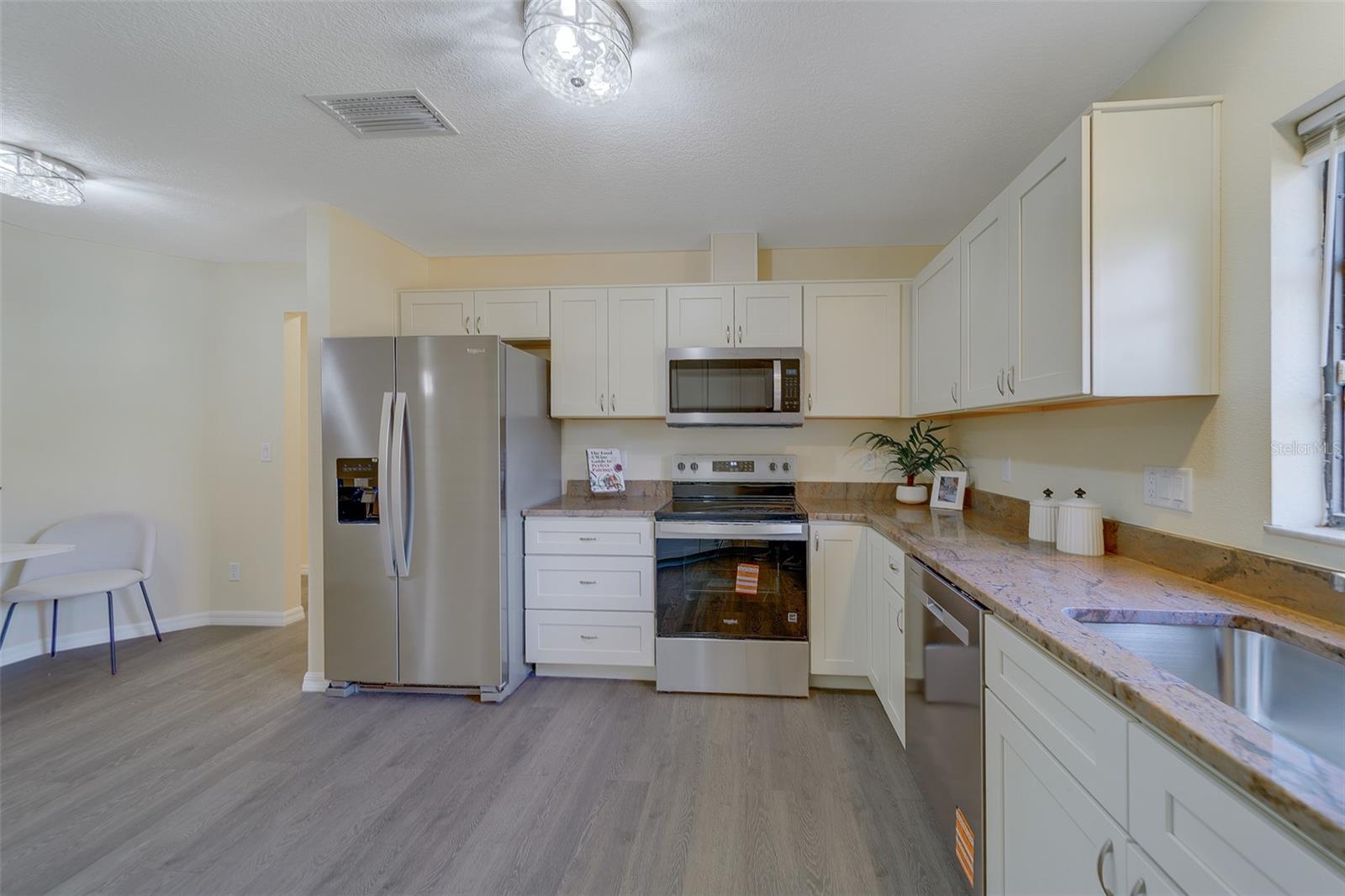 LAKE SEMINOLE VILLAGE - Residential