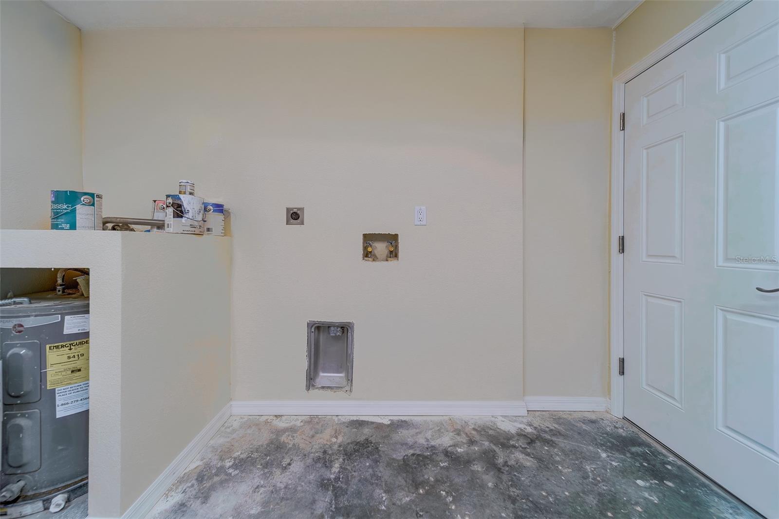 LAKE SEMINOLE VILLAGE - Residential