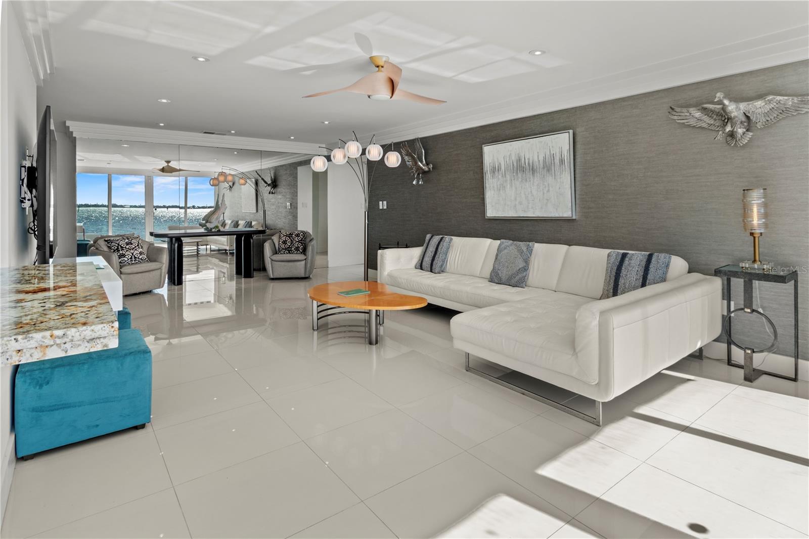 HARBOR HOUSE SOUTH - Residential