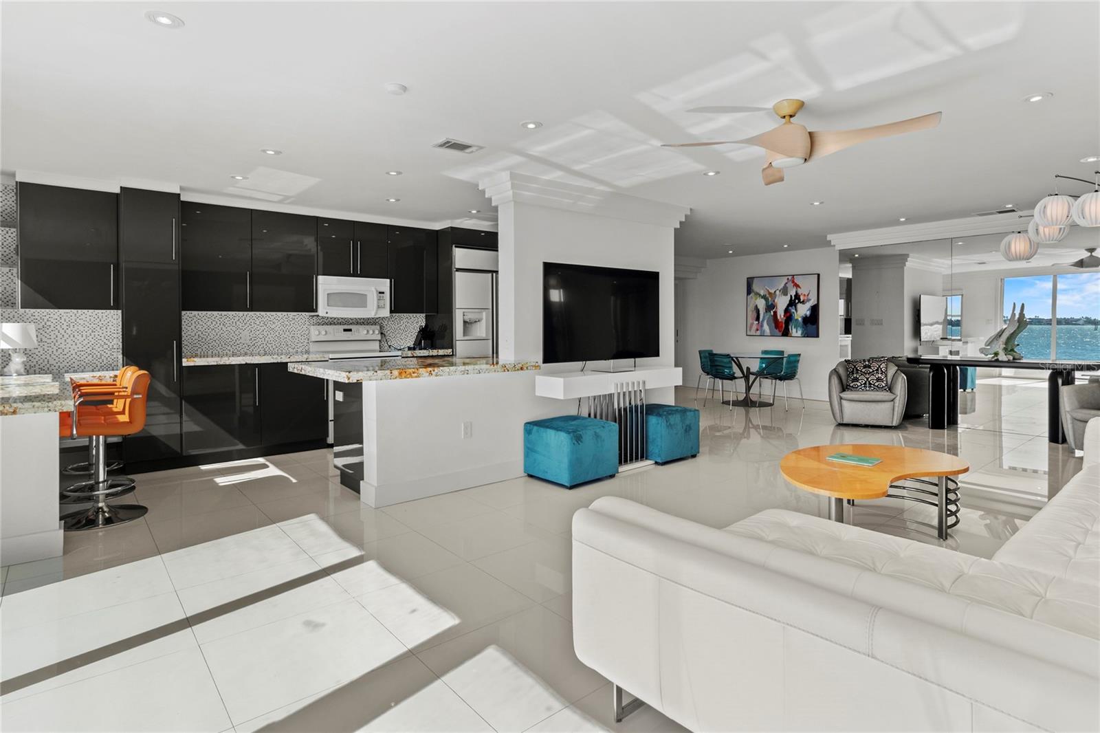 HARBOR HOUSE SOUTH - Residential