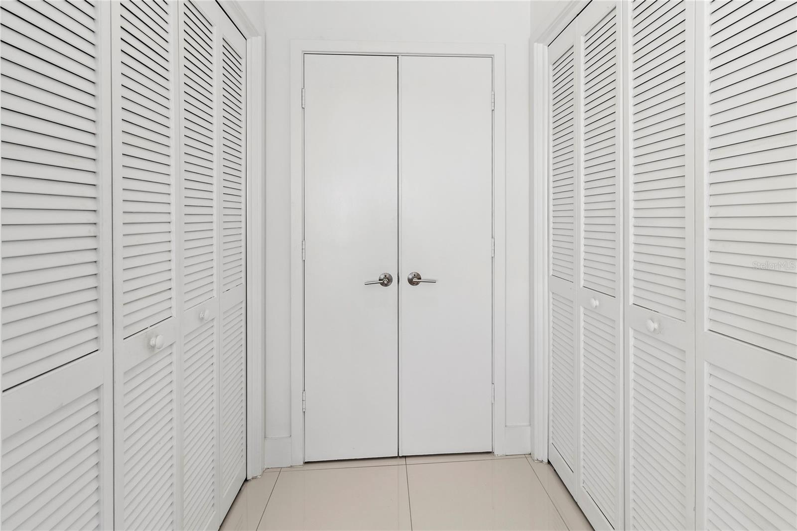 HARBOR HOUSE SOUTH - Residential