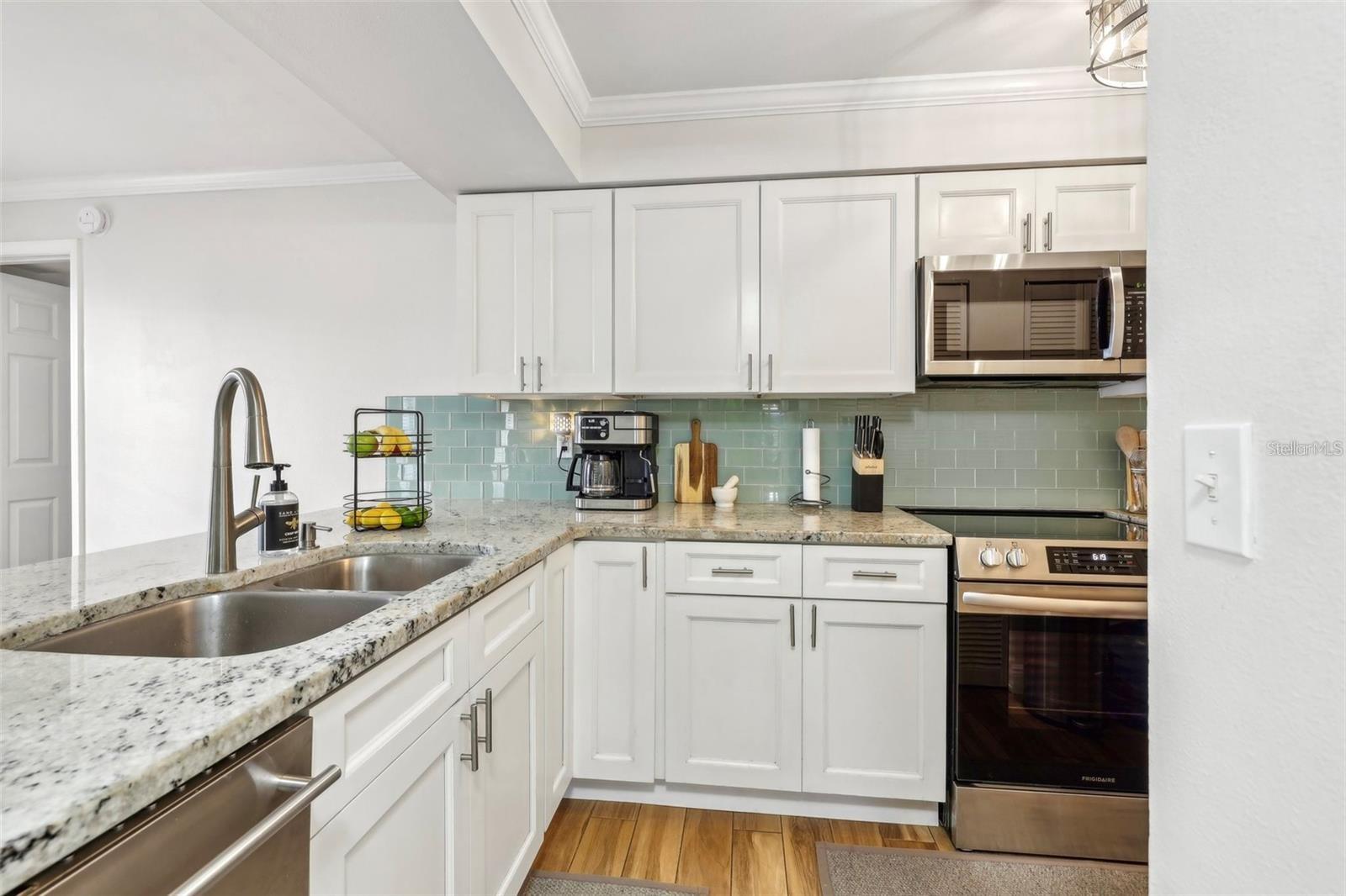 BONAVENTURE CONDO - Residential