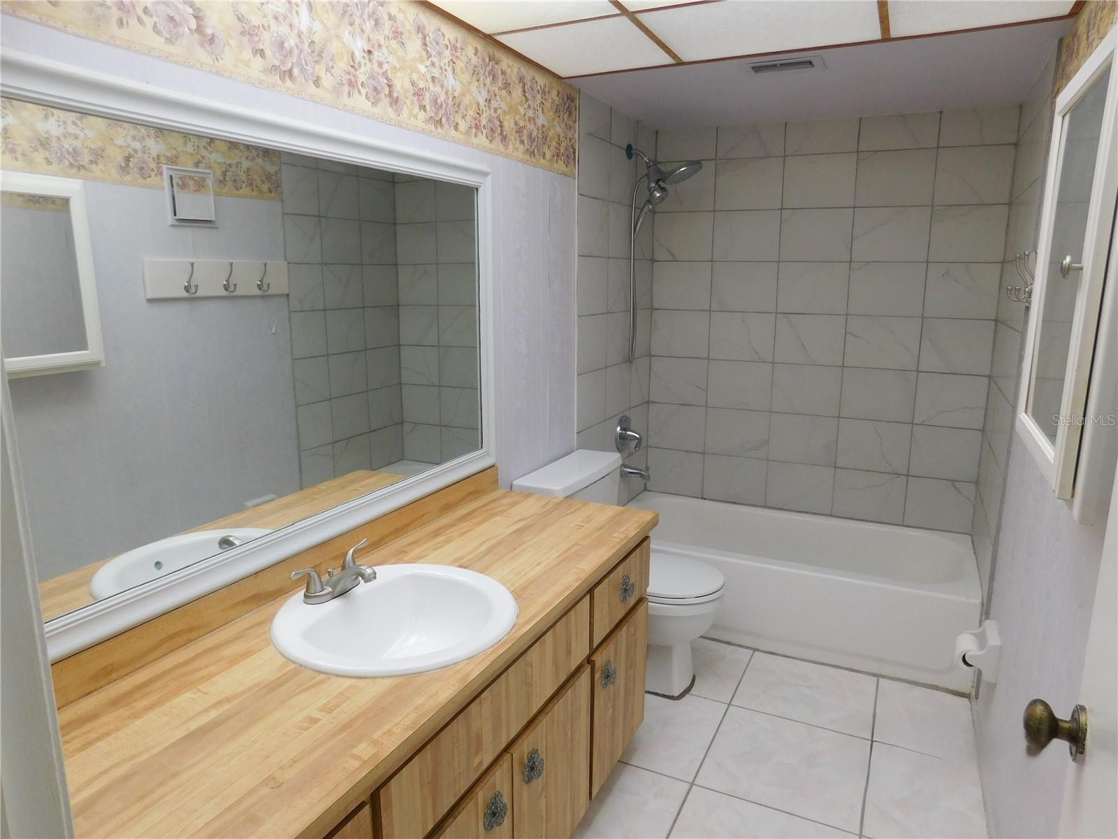 BONNIE BAY COUNTRY CLUB ESTATES PH 6 - Residential