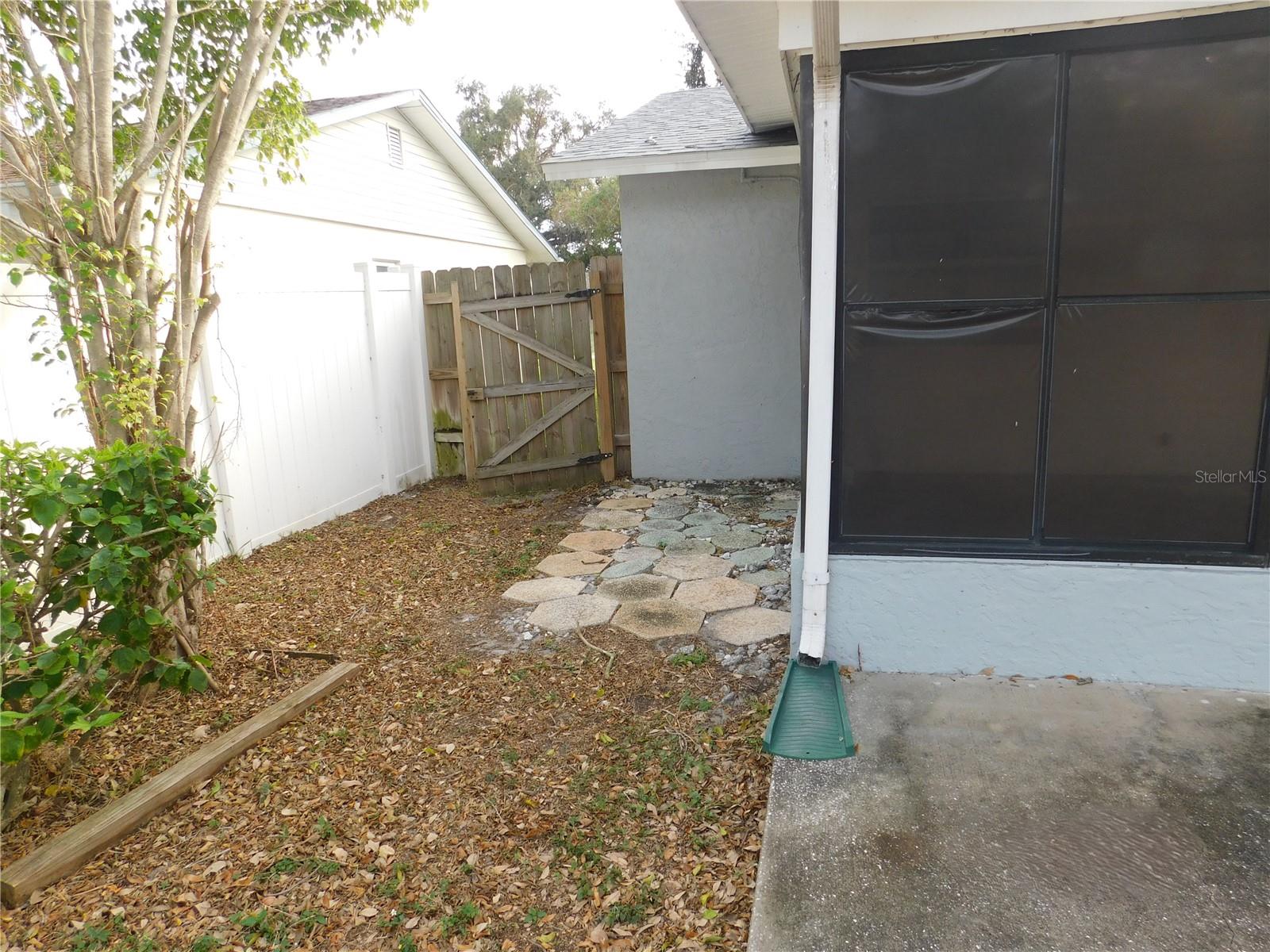 BONNIE BAY COUNTRY CLUB ESTATES PH 6 - Residential