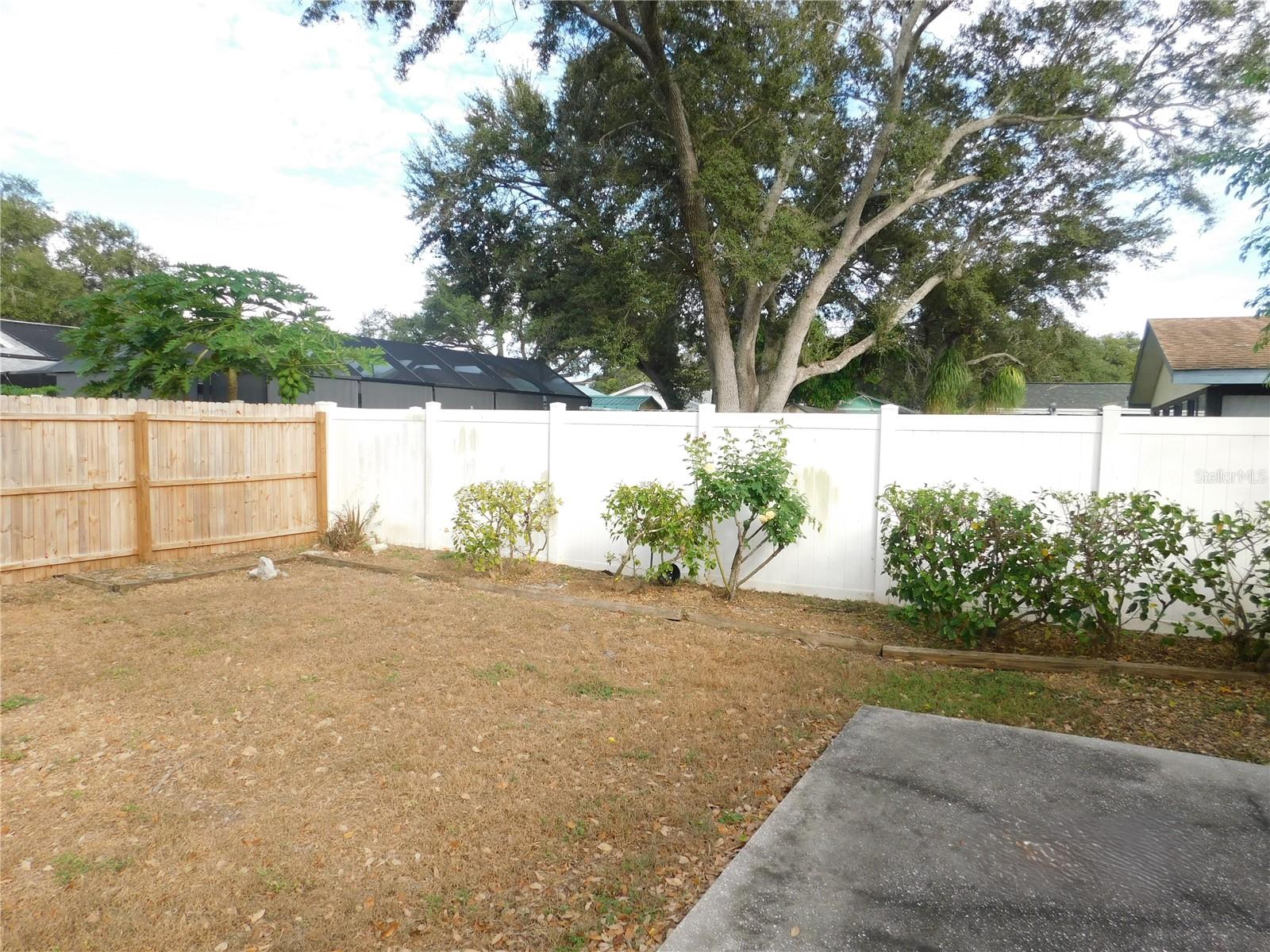 BONNIE BAY COUNTRY CLUB ESTATES PH 6 - Residential