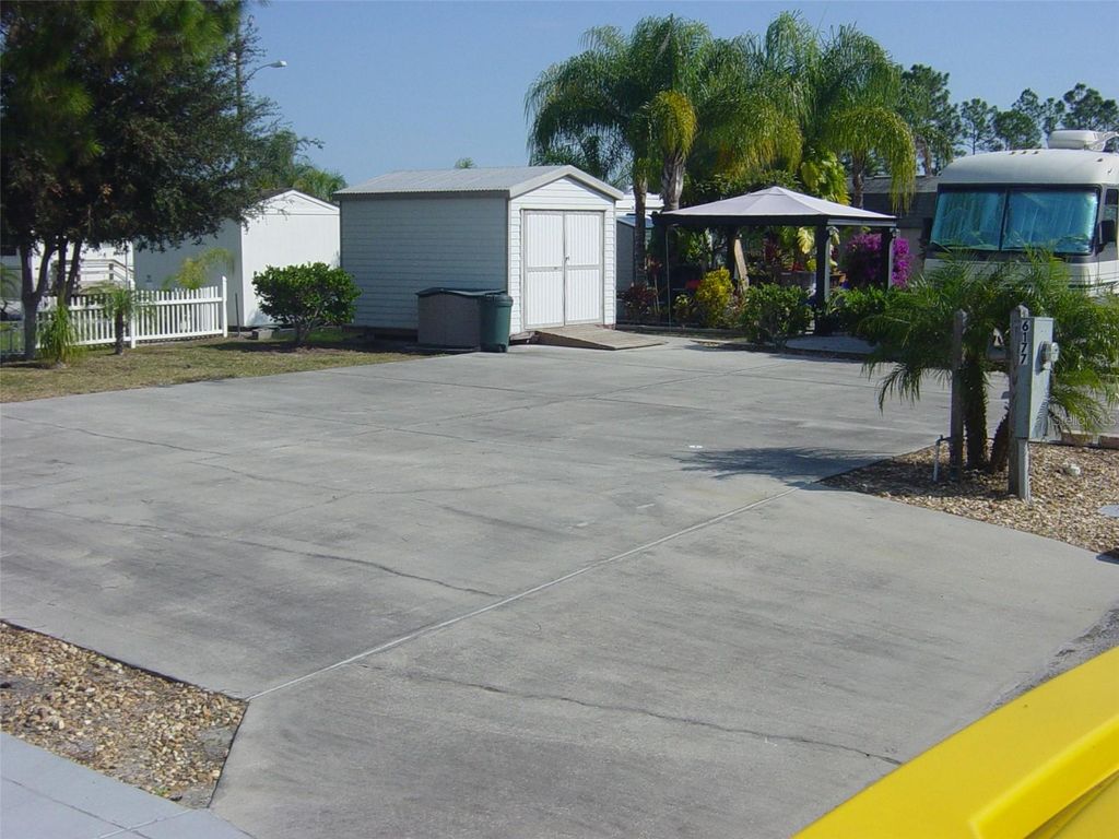 Photo of 6177 Parkway E, Saint Cloud, FL 34771 (MLS # S5150002)