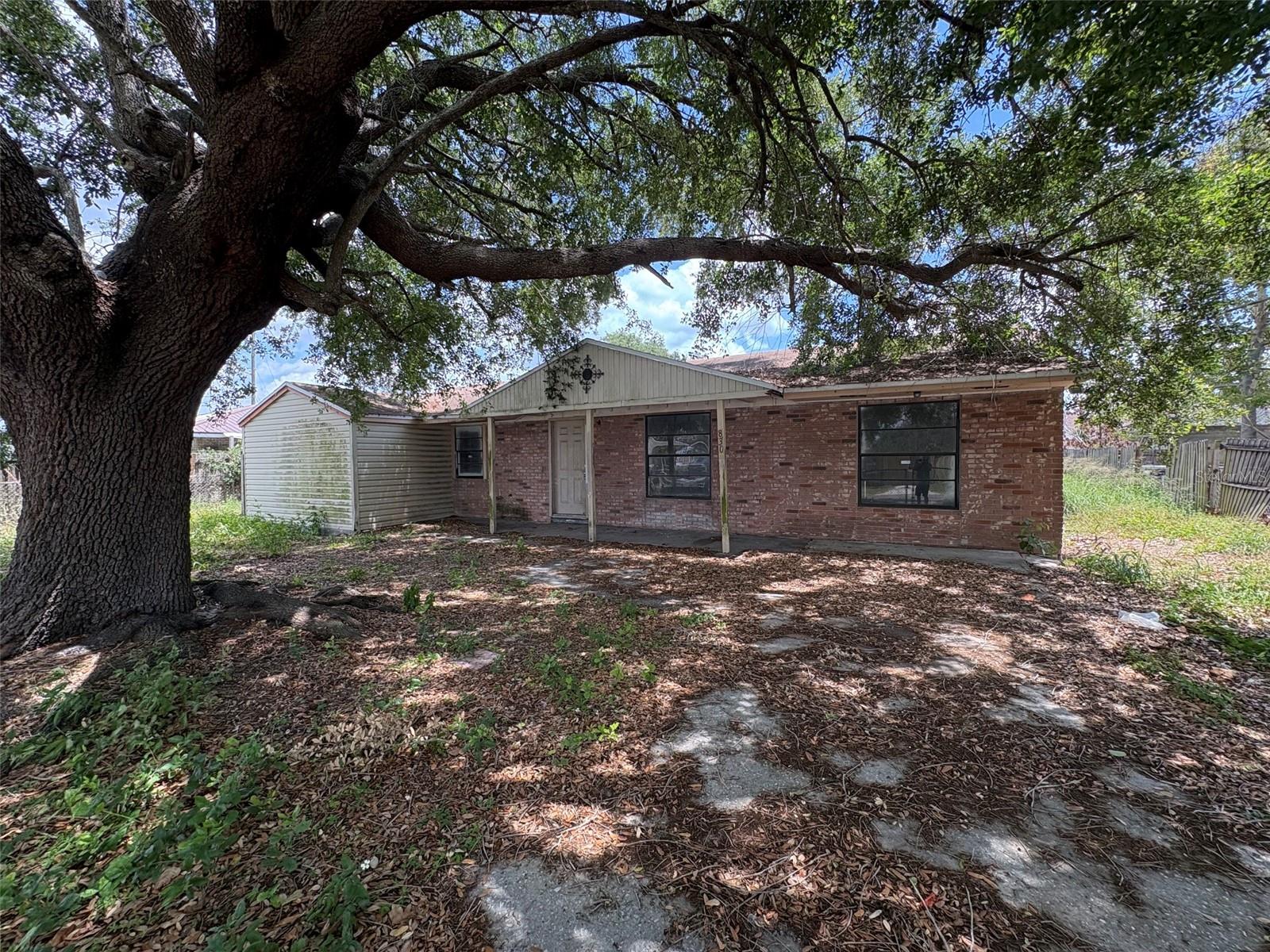 LAKE MCLEOD HILLS - Residential