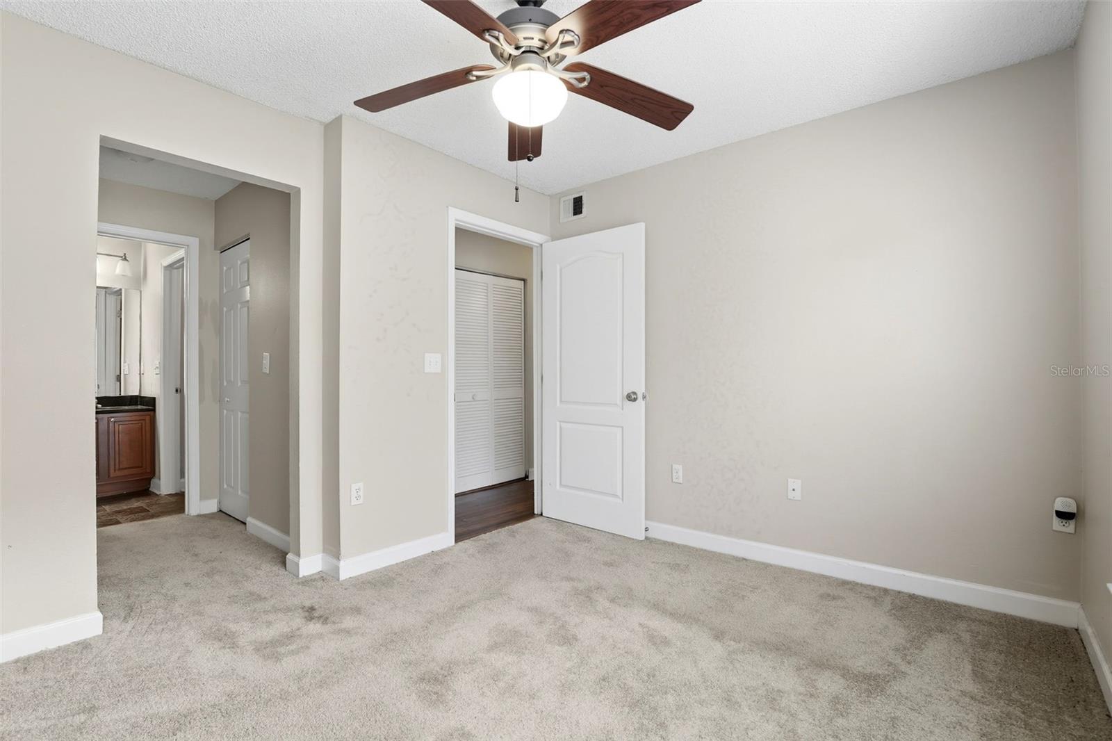 MIRIADA CONDO - Residential