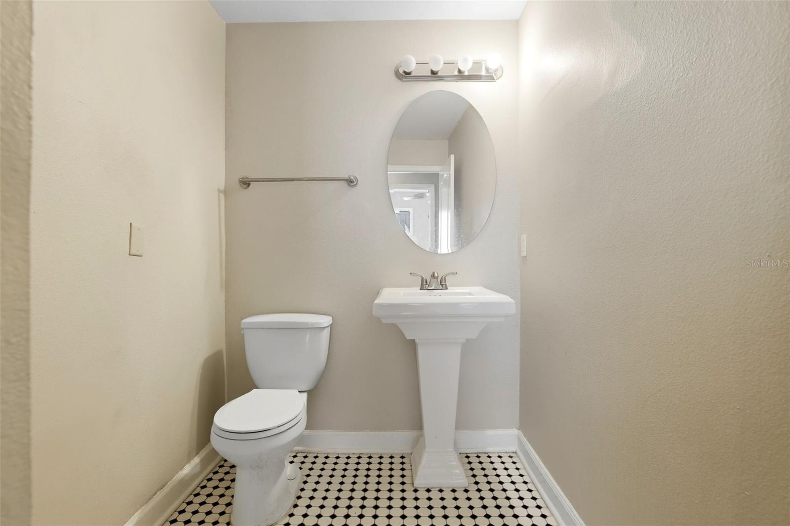 MIRIADA CONDO - Residential
