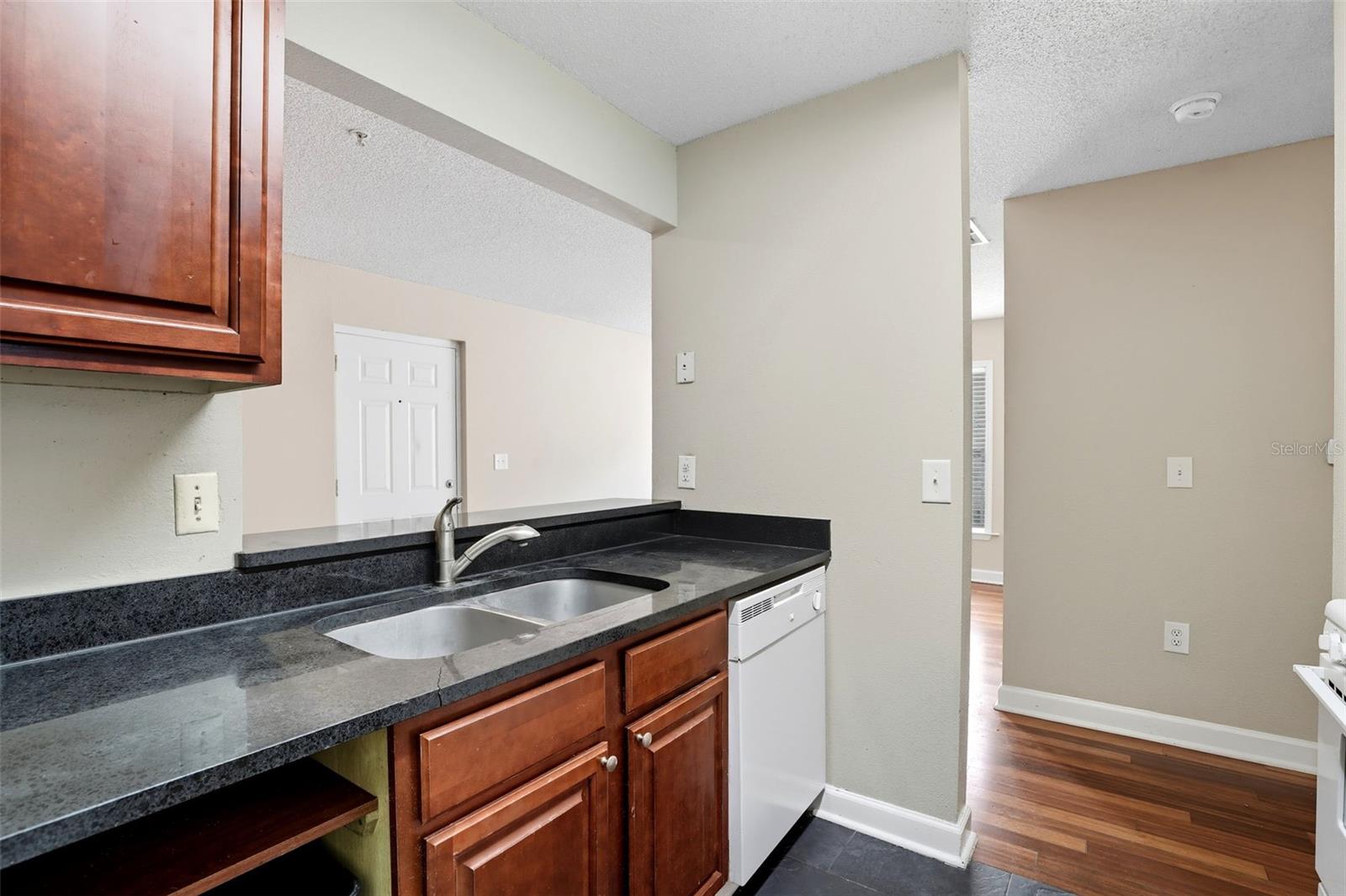 MIRIADA CONDO - Residential