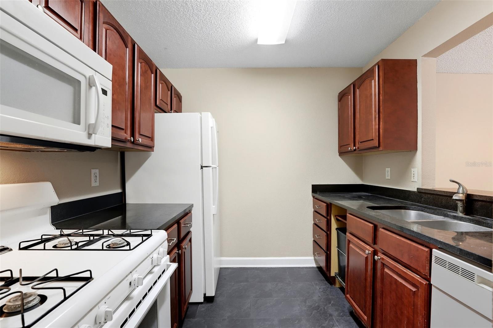 MIRIADA CONDO - Residential