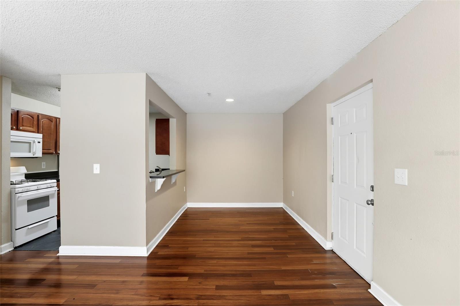 MIRIADA CONDO - Residential